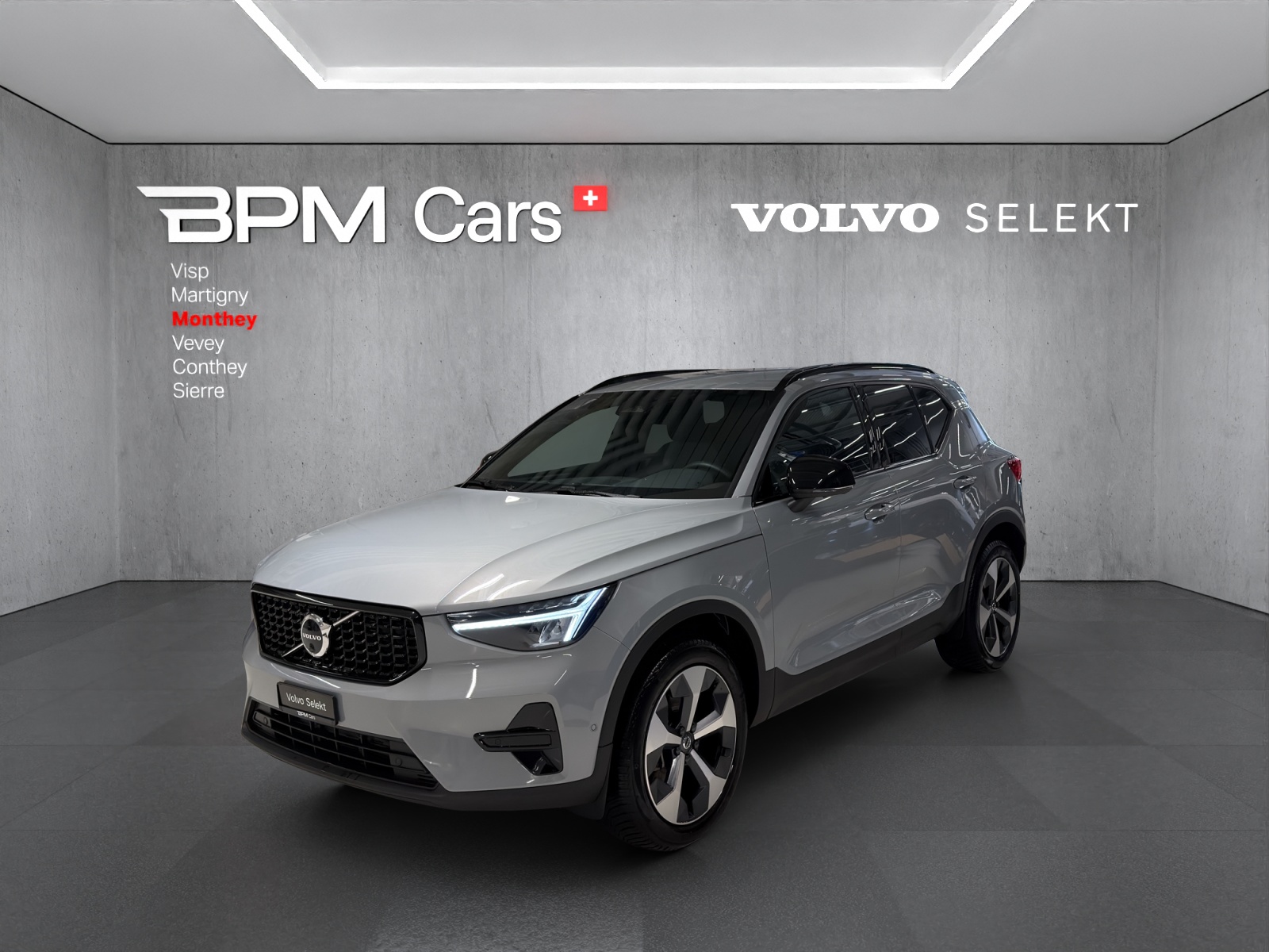 VOLVO XC40 B3 Benzin Mild Hybrid Plus Dark DCT