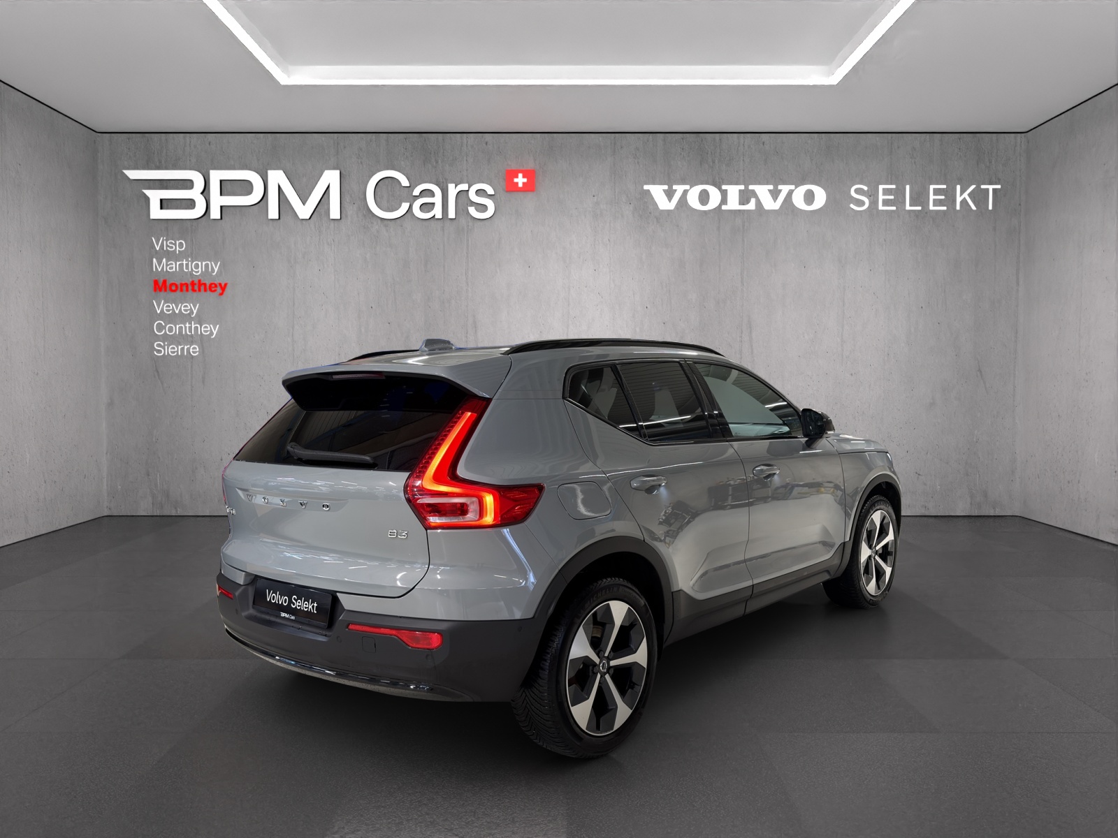 VOLVO XC40 B3 Benzin Mild Hybrid Plus Dark DCT - 4