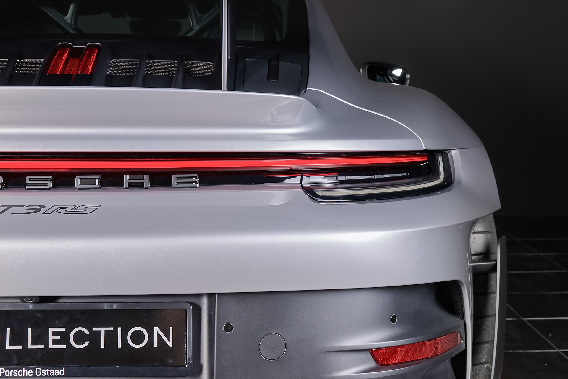 PORSCHE 911 GT3 RS - 11