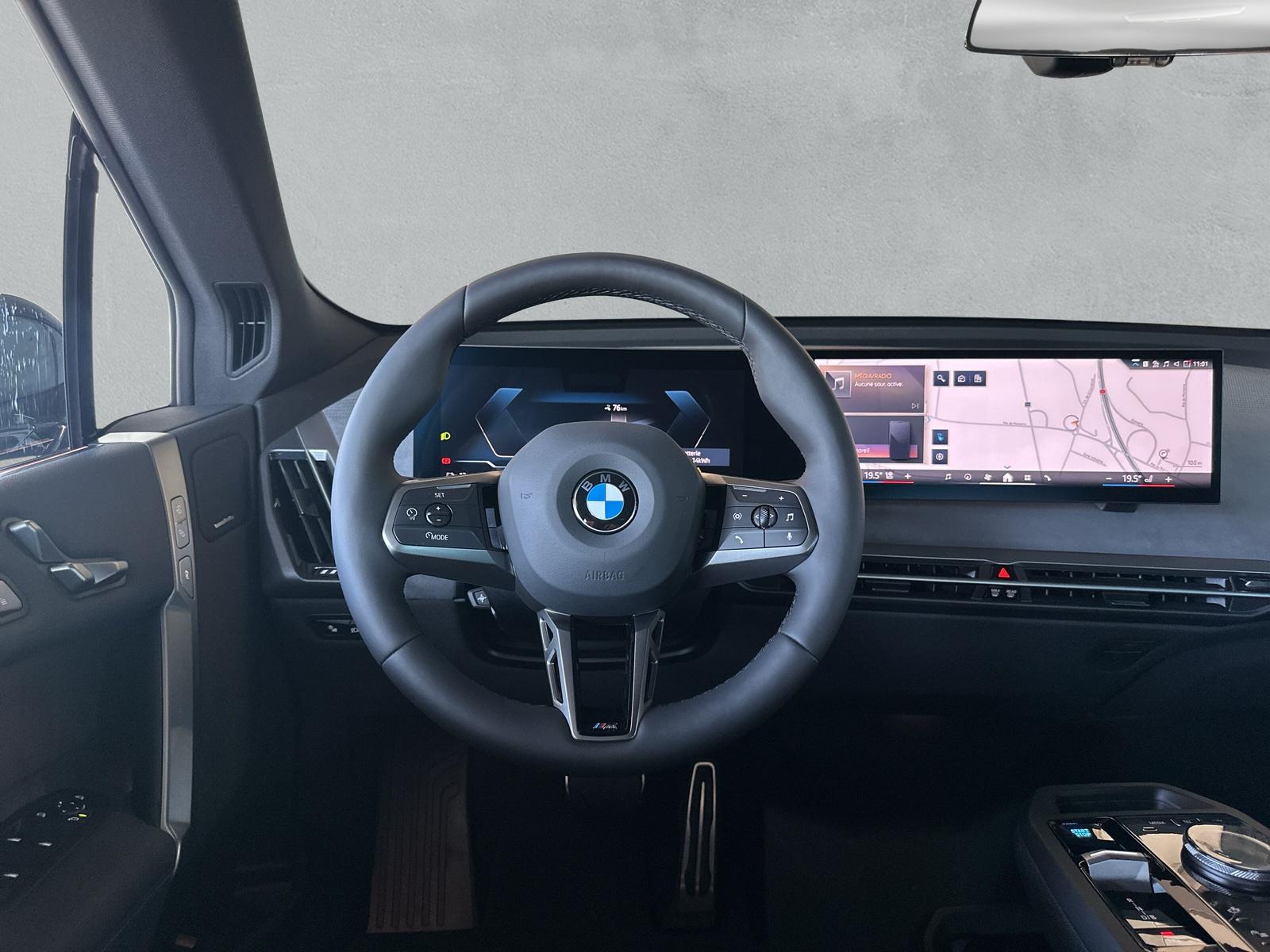 BMW iX xDrive60 M Sport Pro (CH) AHK 2.5T ** Action de Leasing à 0.9% ** 📍 - 16