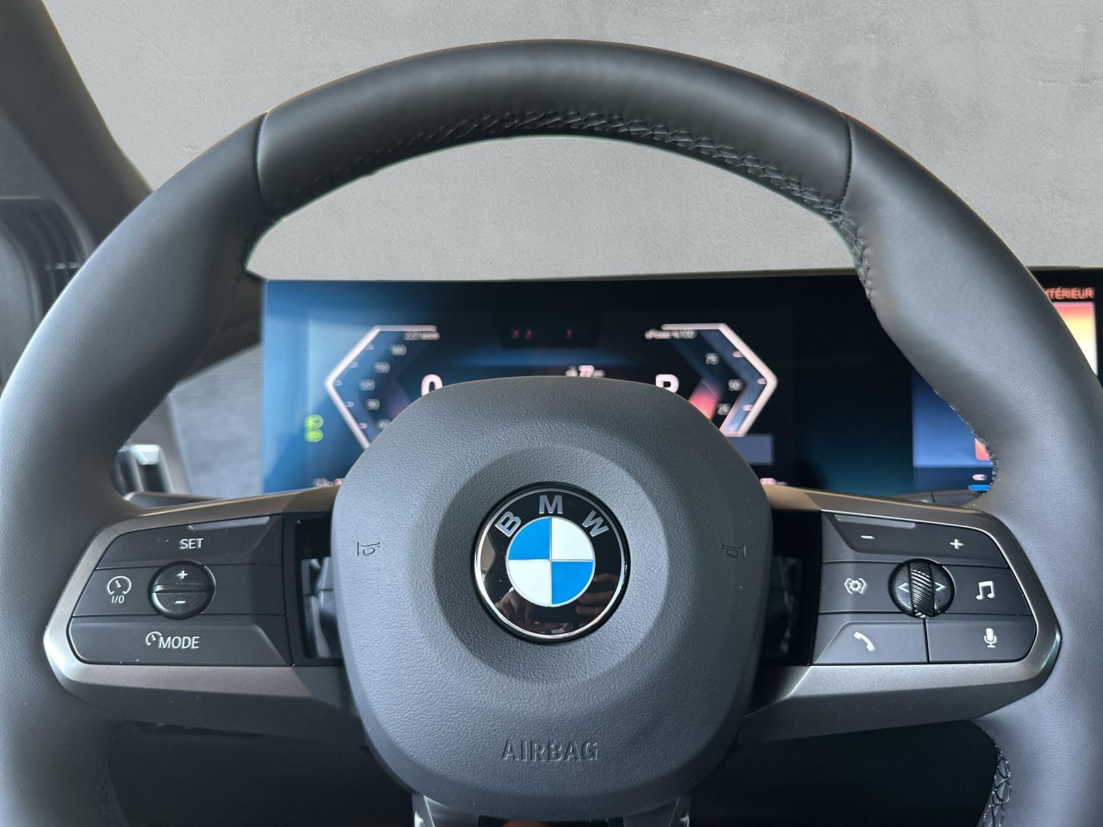 BMW iX xDrive60 M Sport Pro (CH) AHK 2.5T ** Action de Leasing à 0.9% ** - 19