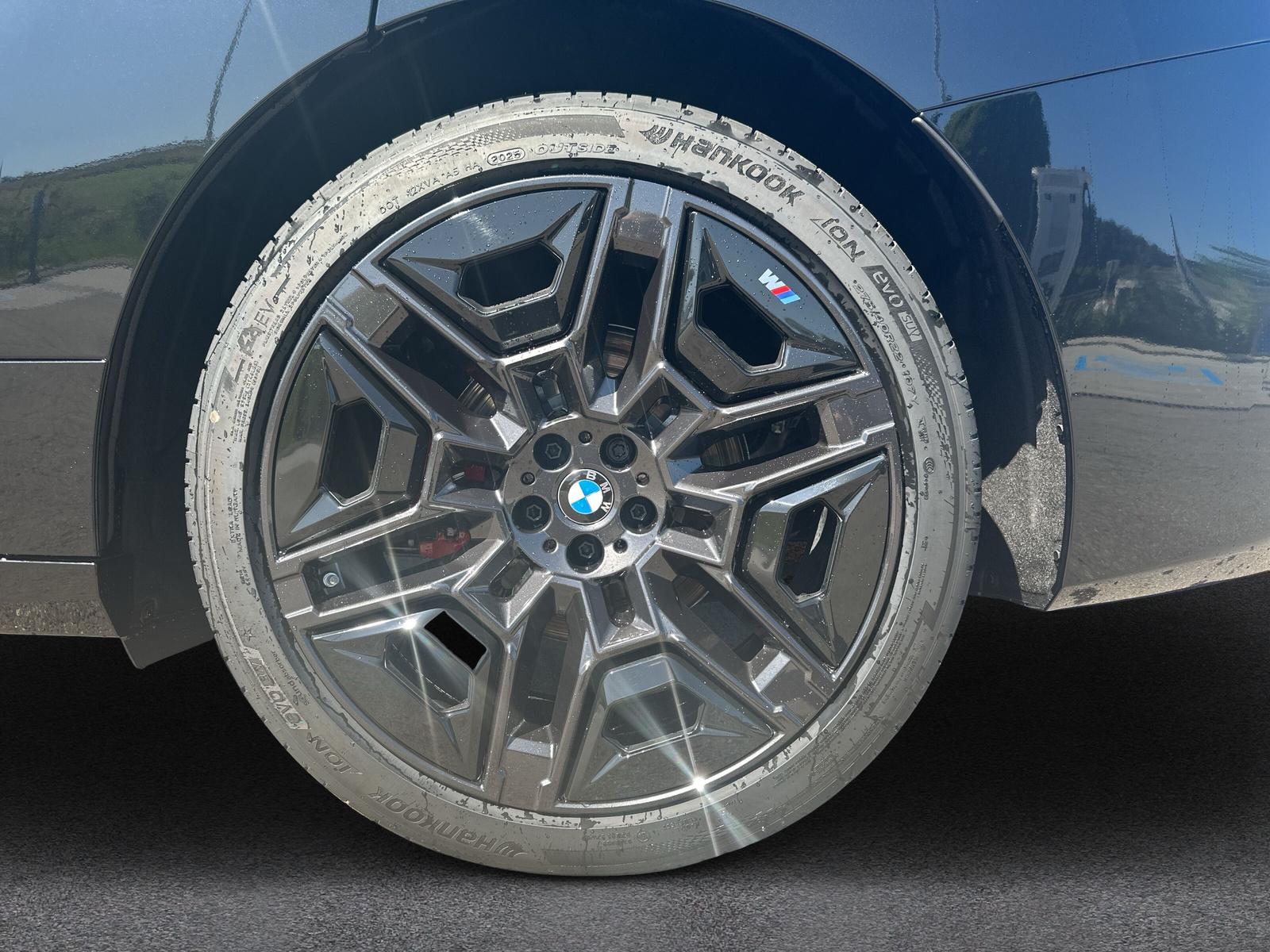 BMW iX xDrive60 M Sport Pro (CH) AHK 2.5T ** Action de Leasing à 0.9% ** - 9