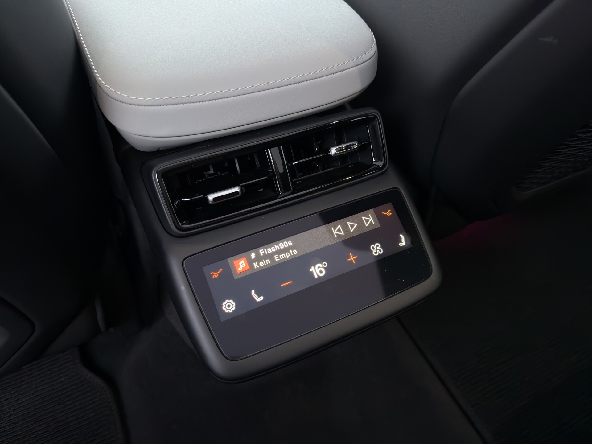 POLESTAR 4 Long Range Dual Motor - 25