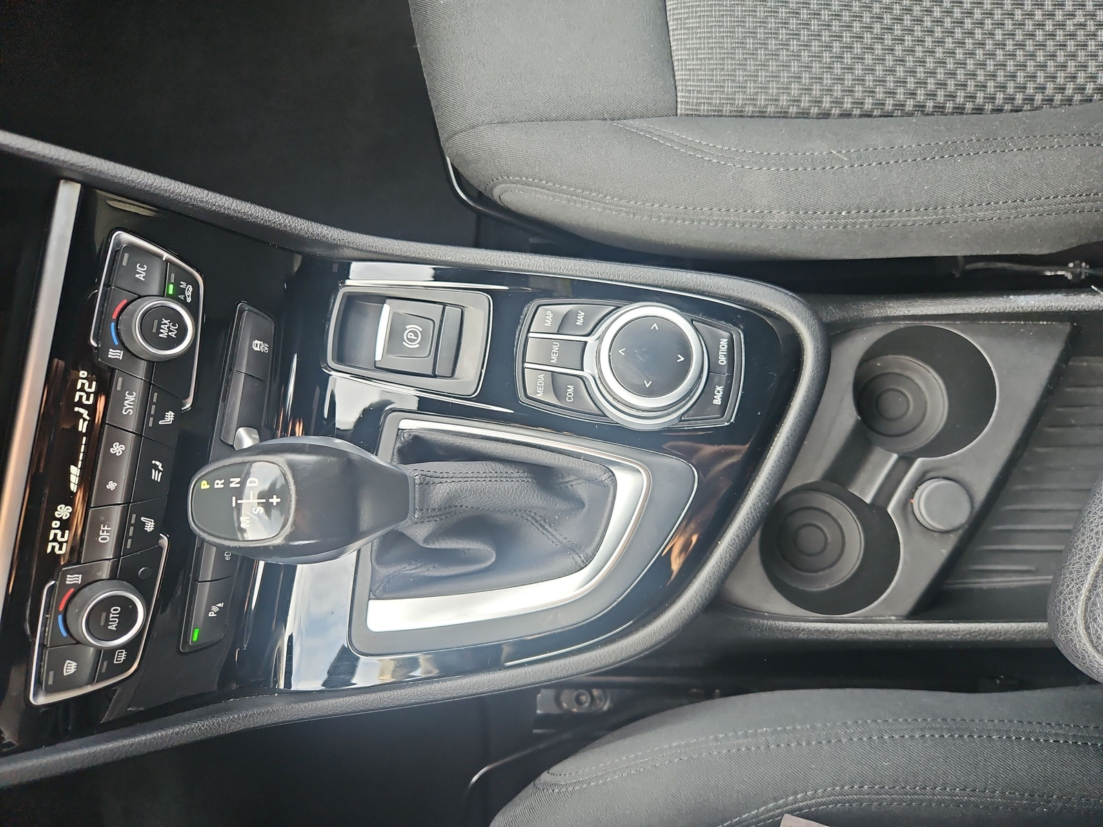 BMW 225xe Active Tourer - 23