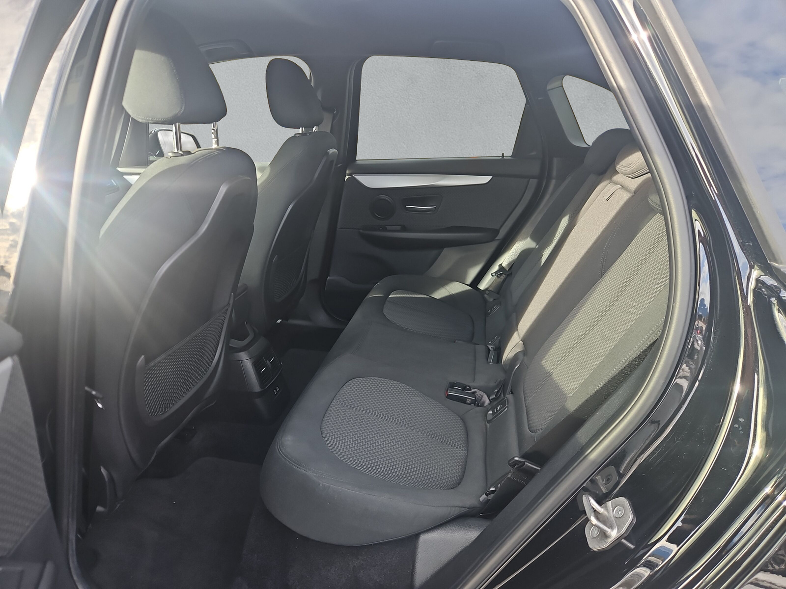 BMW 225xe Active Tourer - 13