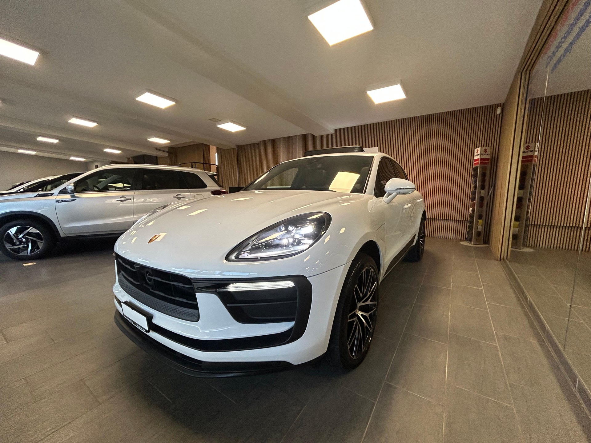 PORSCHE Macan 2.0 - 8