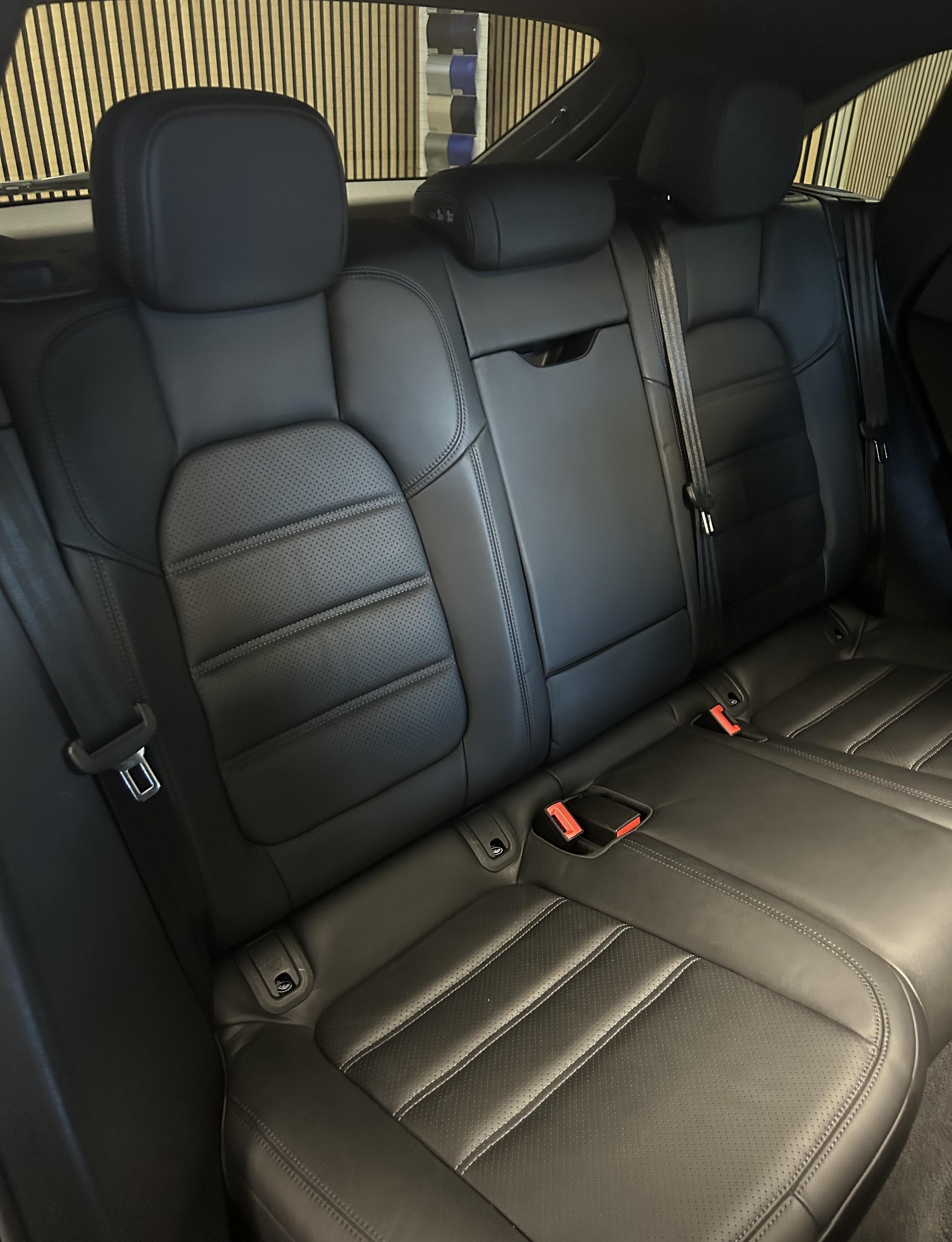 PORSCHE Macan 2.0 - 24