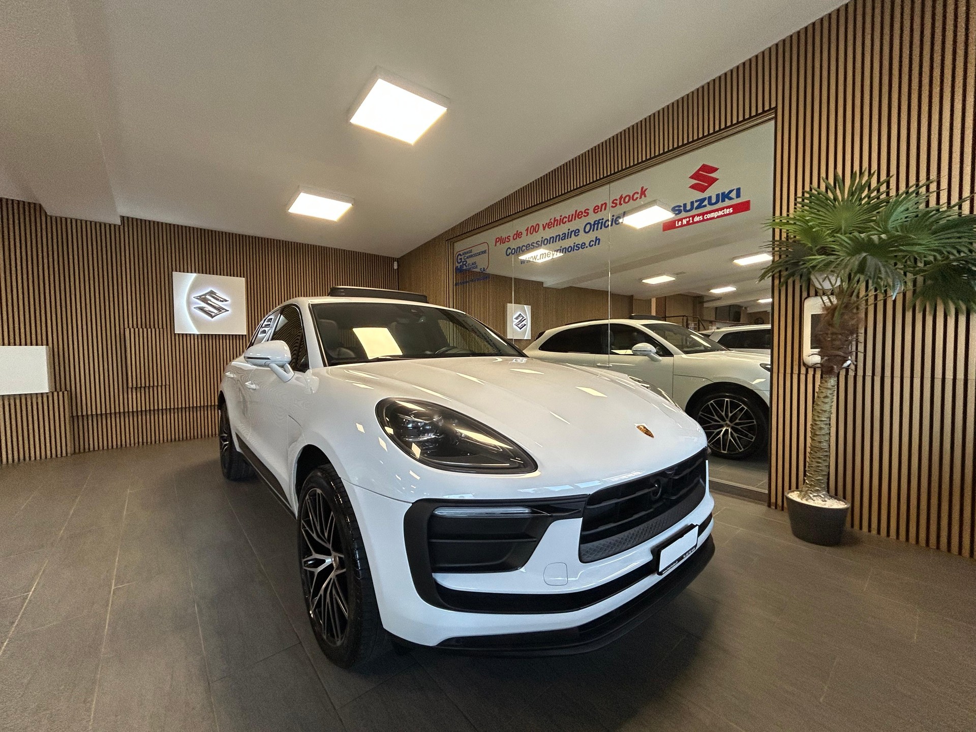 PORSCHE Macan 2.0 - 3