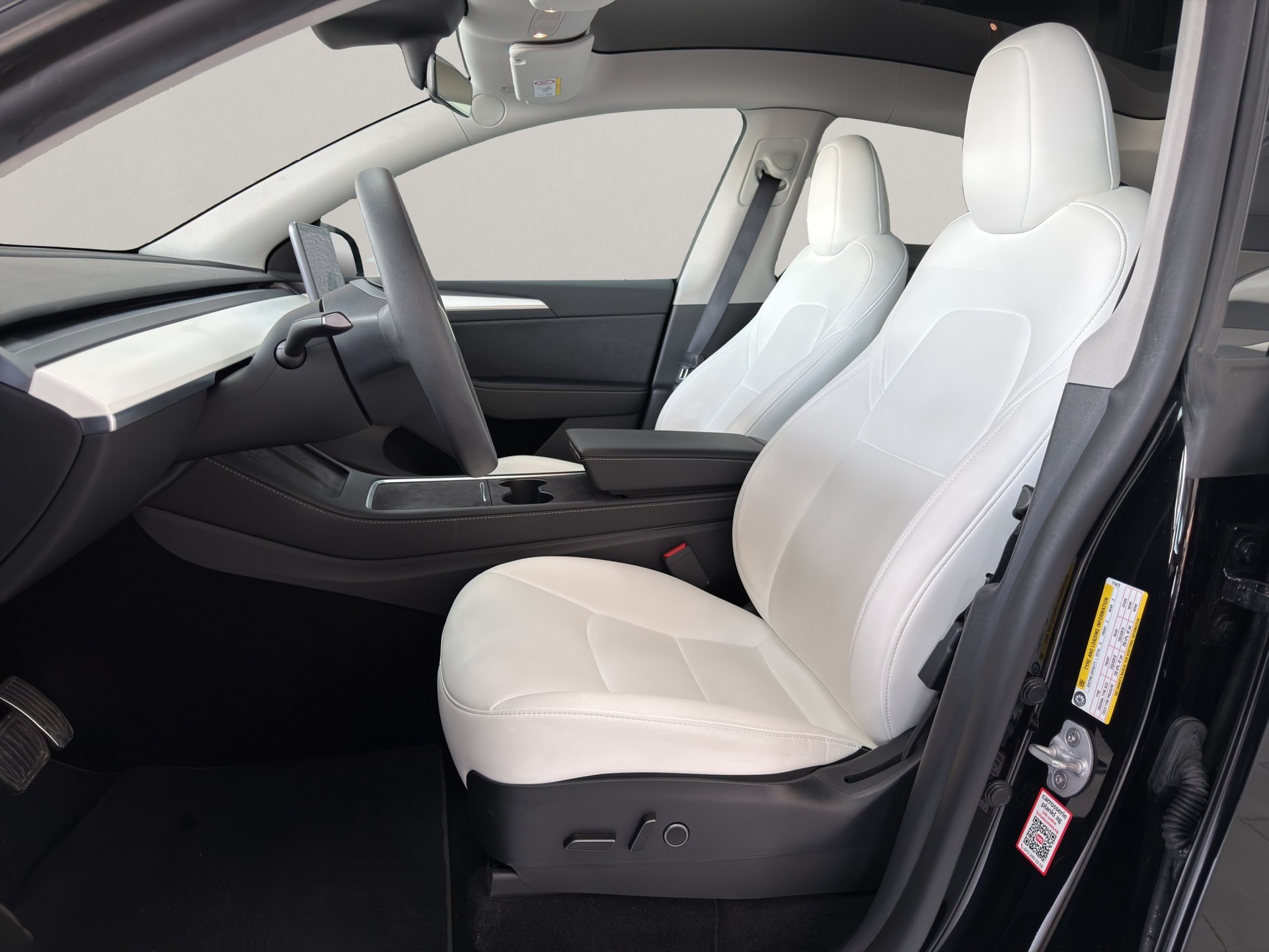 TESLA Model Y RWD - 6