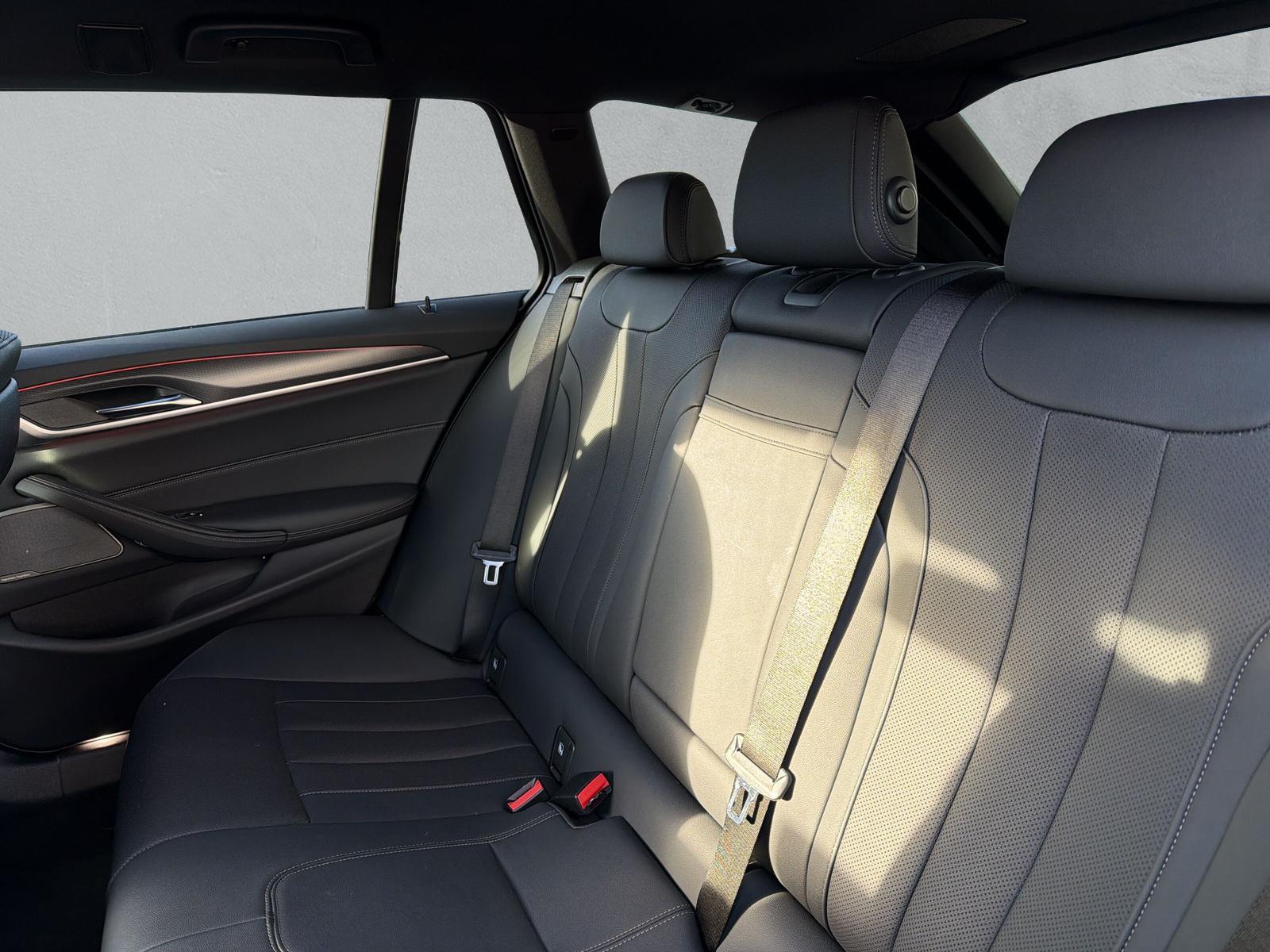 BMW 520d Touring M Sport xDrive G31 (CH) - 12