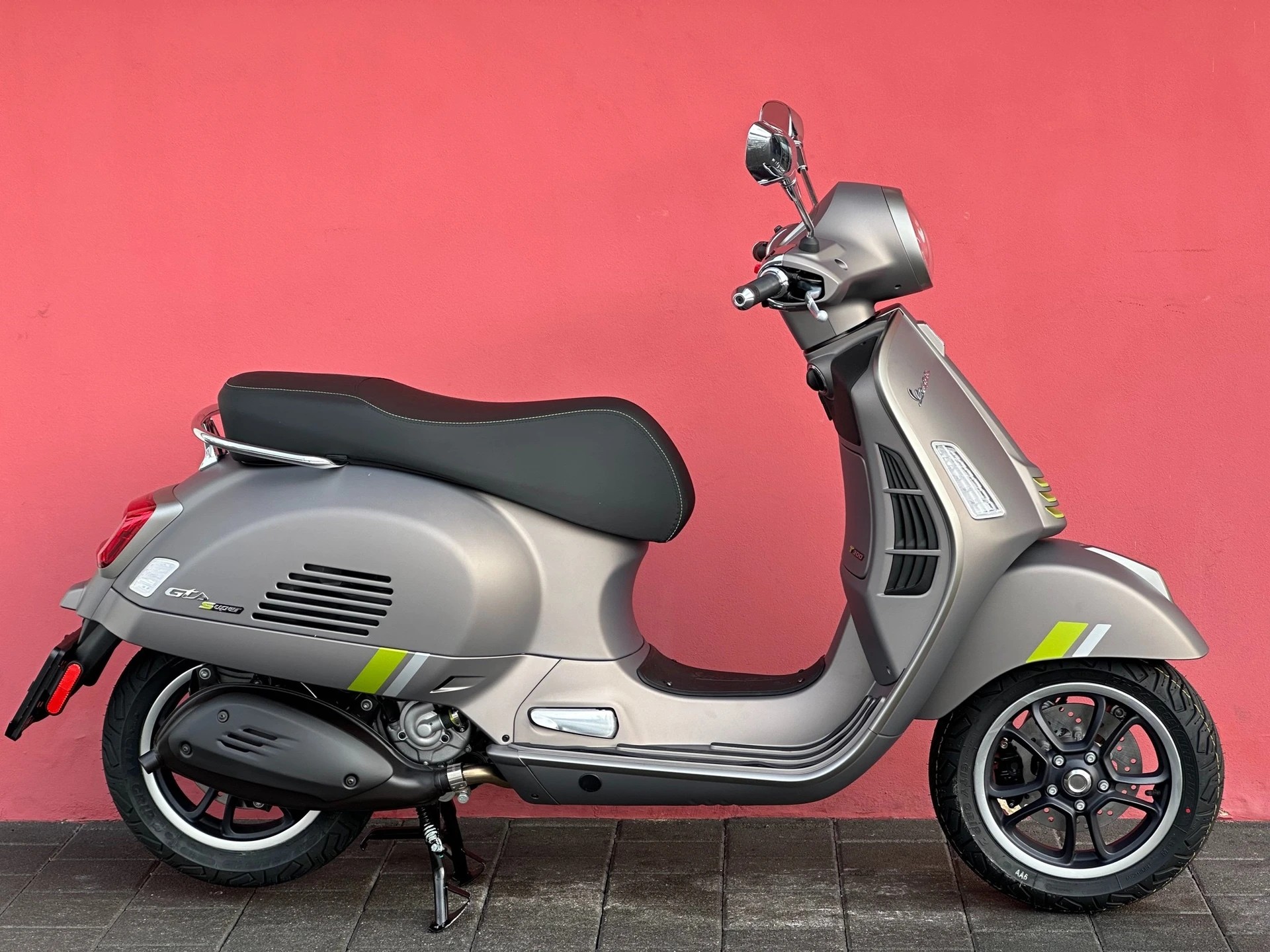 PIAGGIO Vespa GTS 125 Super Tech ABS - 1