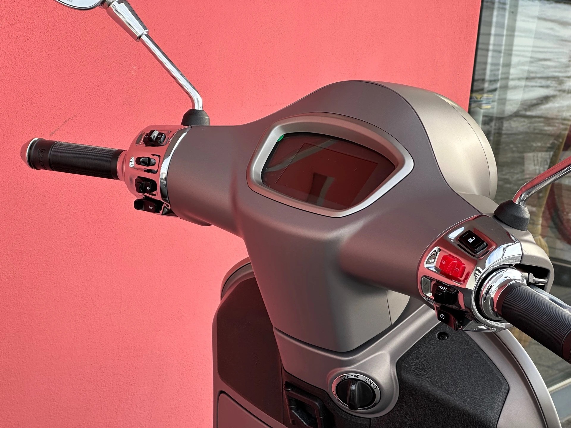 PIAGGIO Vespa GTS 125 Super Tech ABS - 2