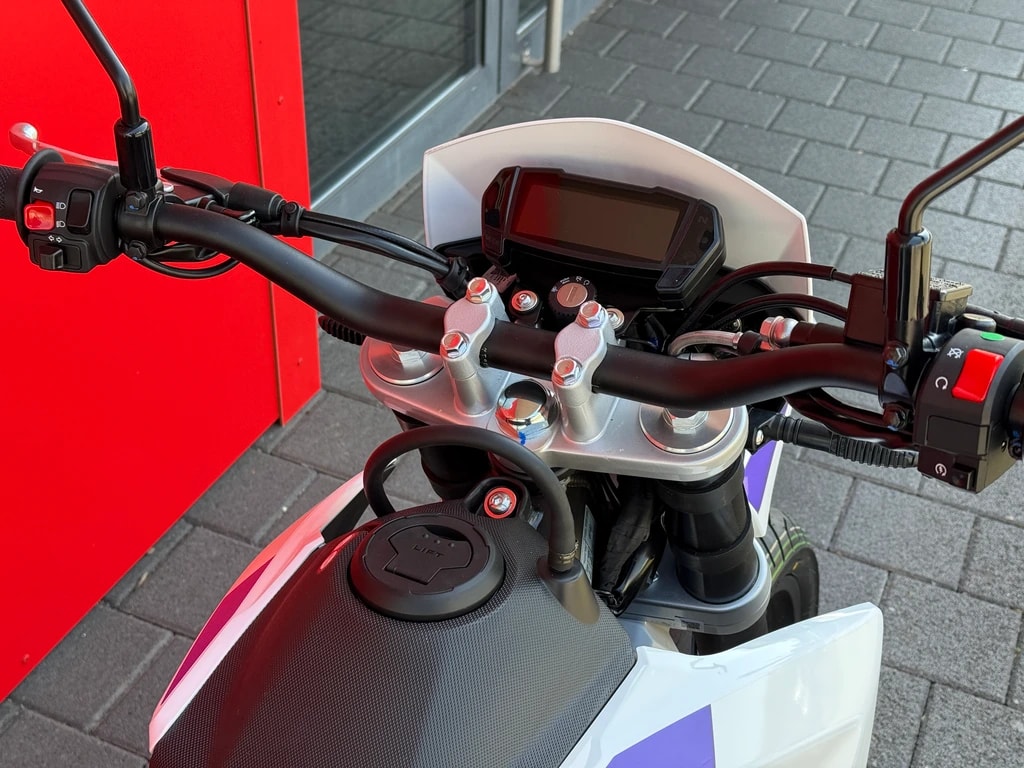 APRILIA SX 125 - 14