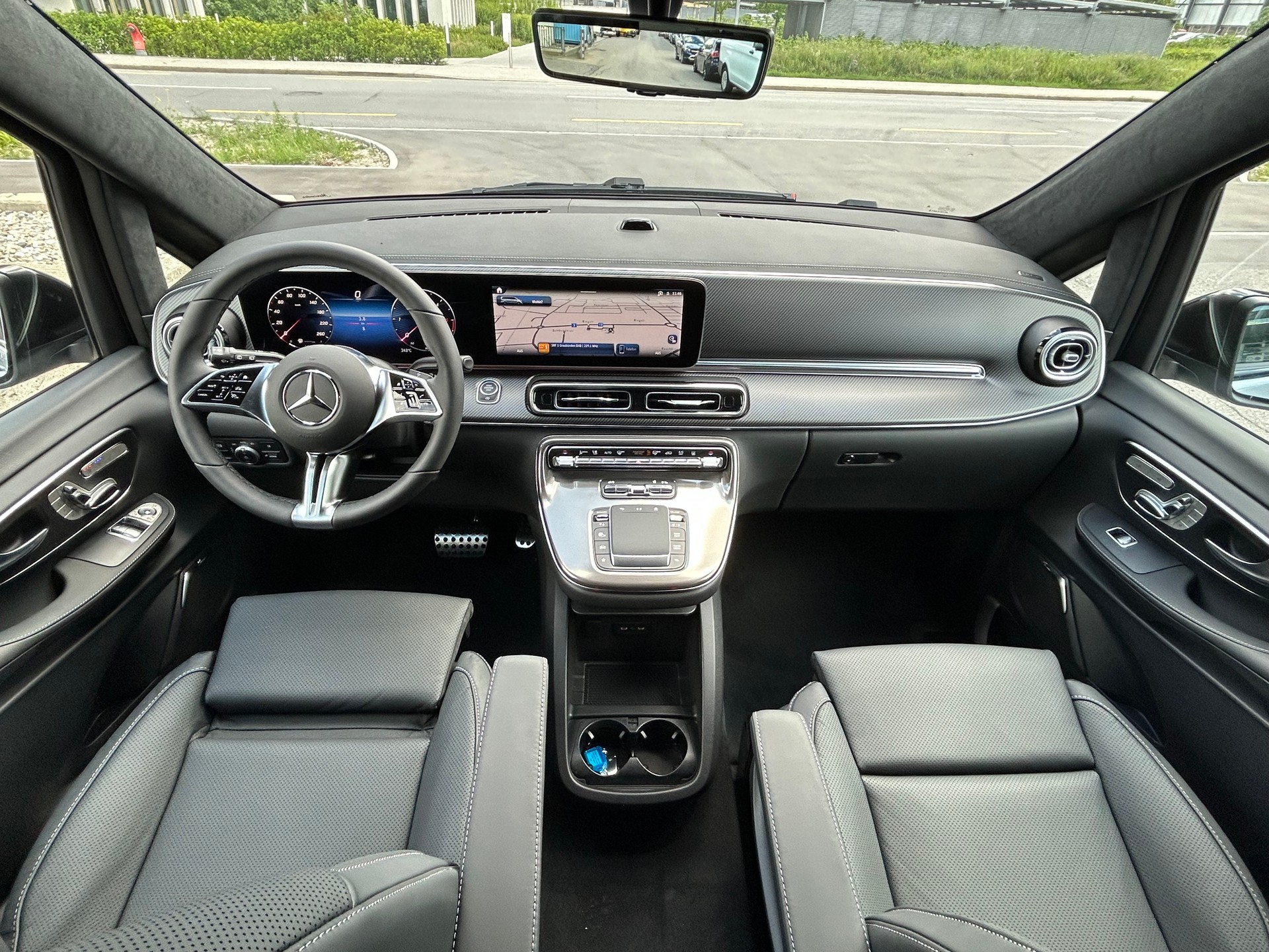 MERCEDES-BENZ V 300d Exclusive Lang SWISS EDITION 4Matic - 17