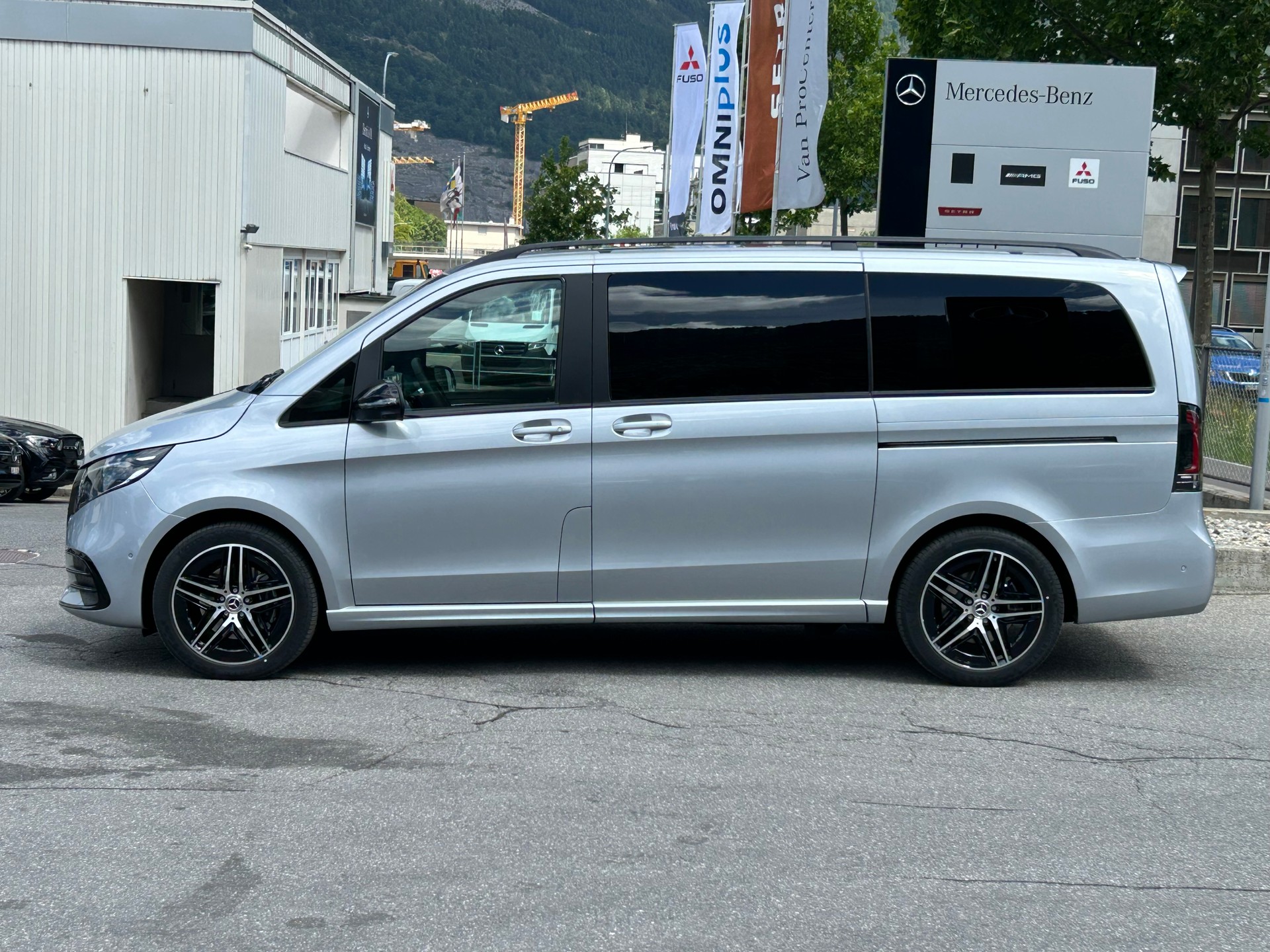 MERCEDES-BENZ V 300d Exclusive Lang SWISS EDITION 4Matic - 4