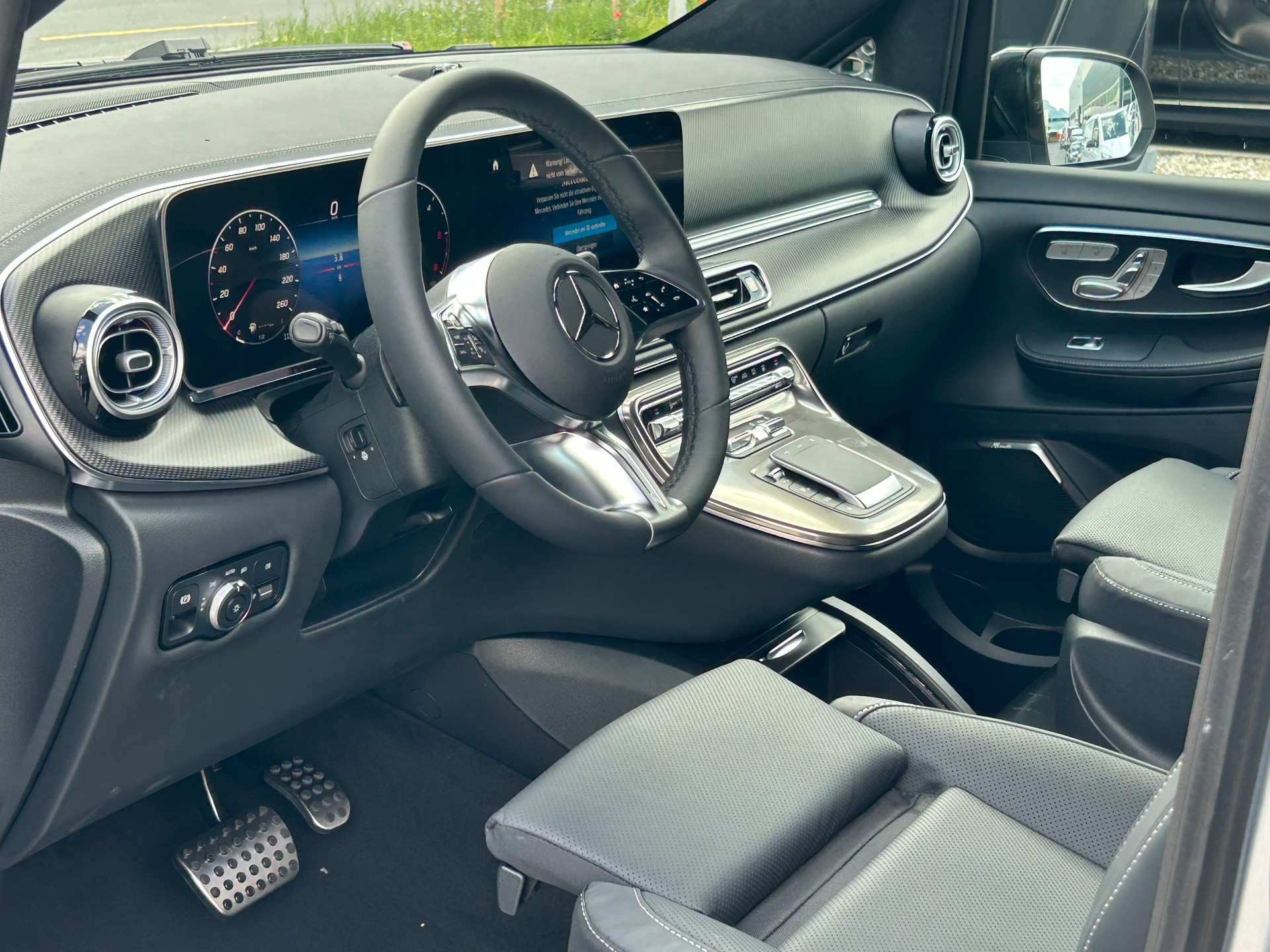 MERCEDES-BENZ V 300d Exclusive Lang SWISS EDITION 4Matic - 16