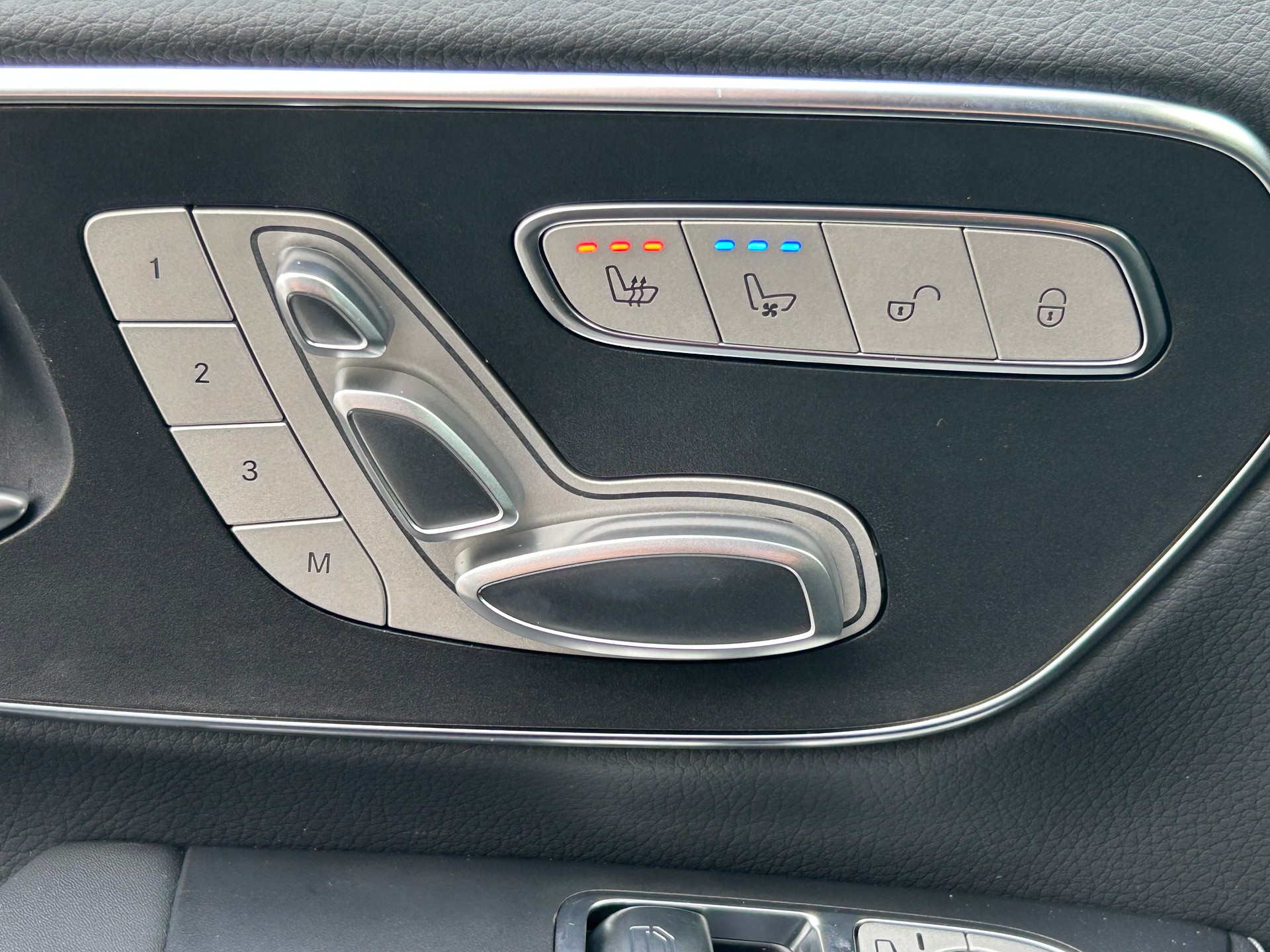 MERCEDES-BENZ V 300d Exclusive Lang SWISS EDITION 4Matic - 15