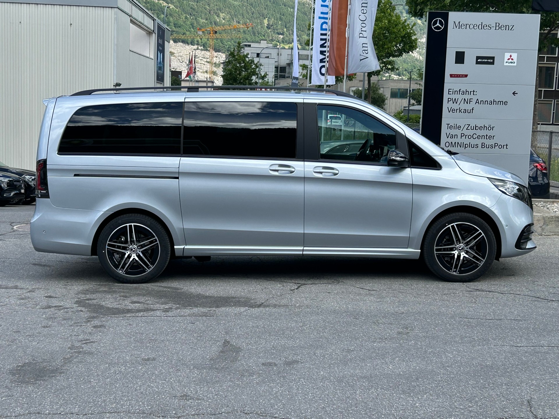MERCEDES-BENZ V 300d Exclusive Lang SWISS EDITION 4Matic - 14