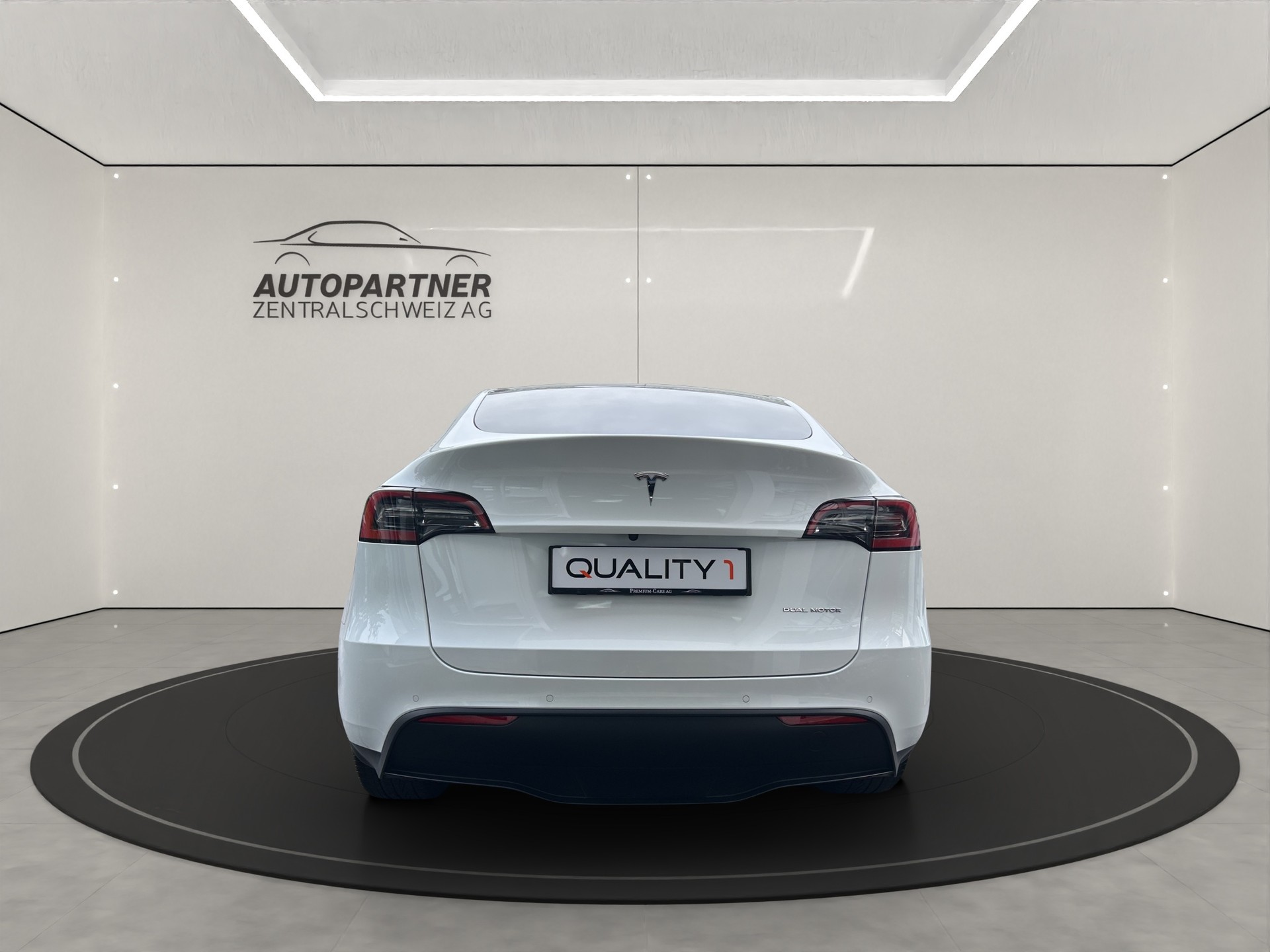 TESLA Model Y Long Range - 5