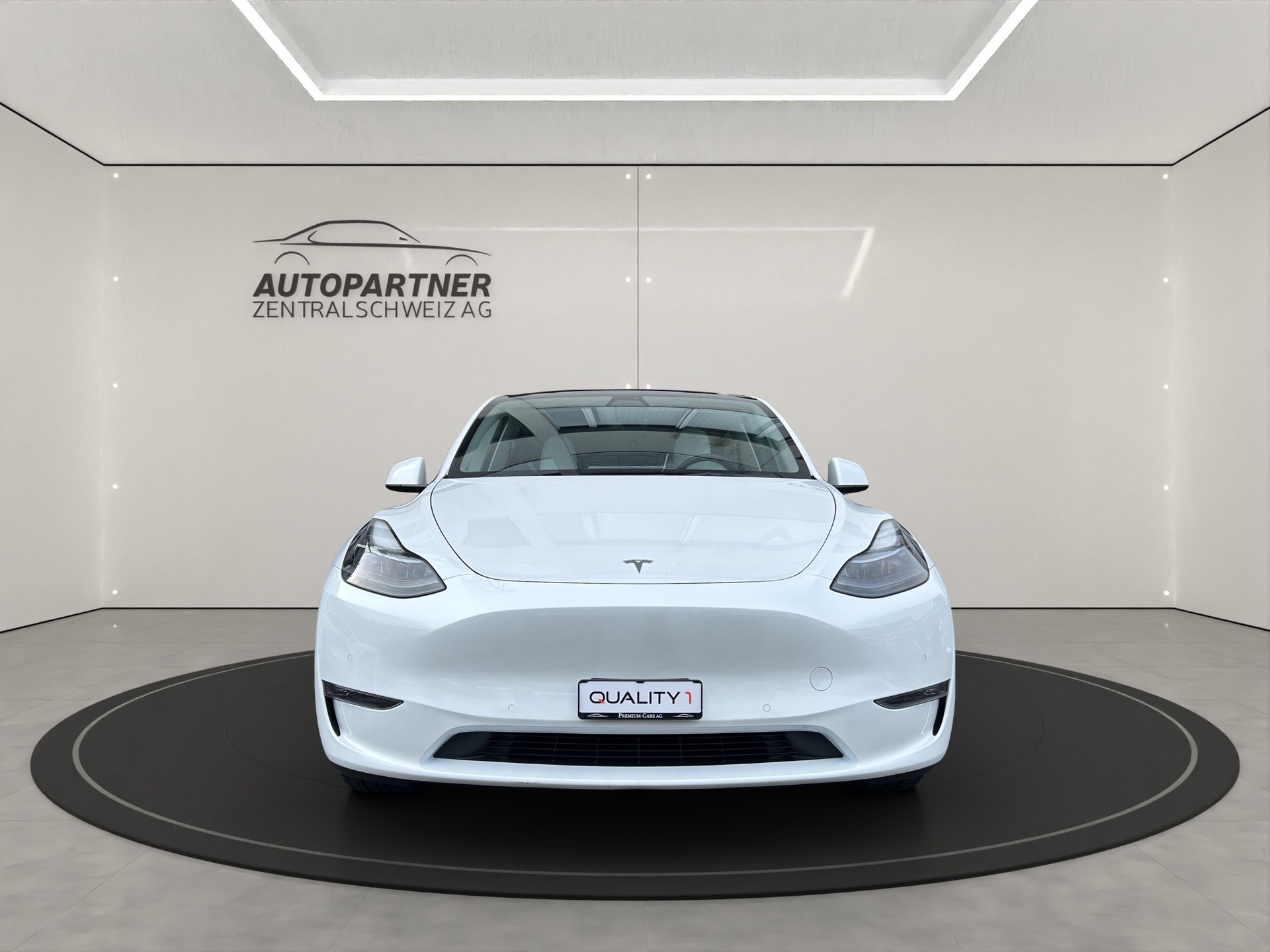 TESLA Model Y Long Range - 4