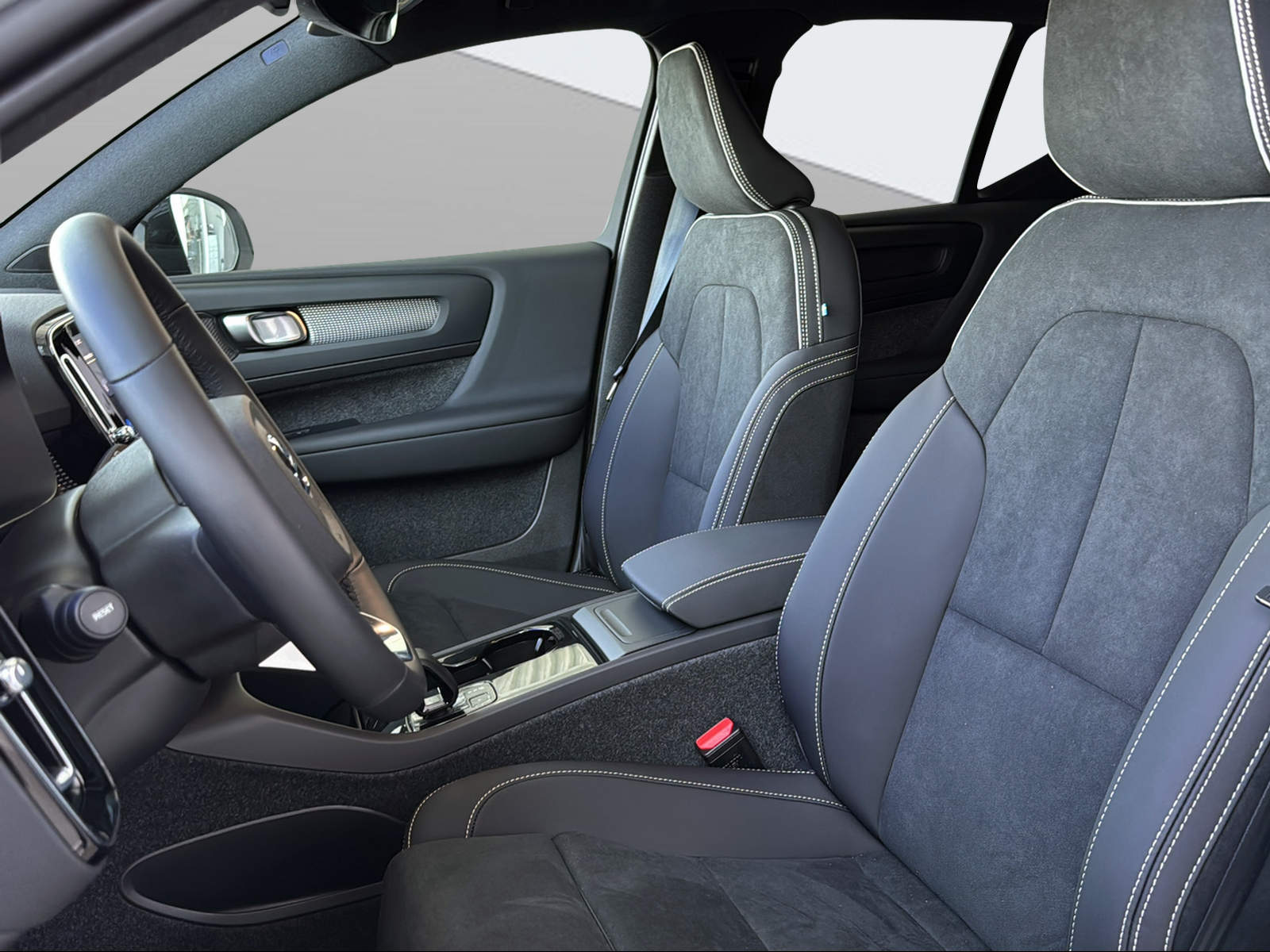 VOLVO EX40 82kWh Twin Motor Performance AWD Ultra - 10