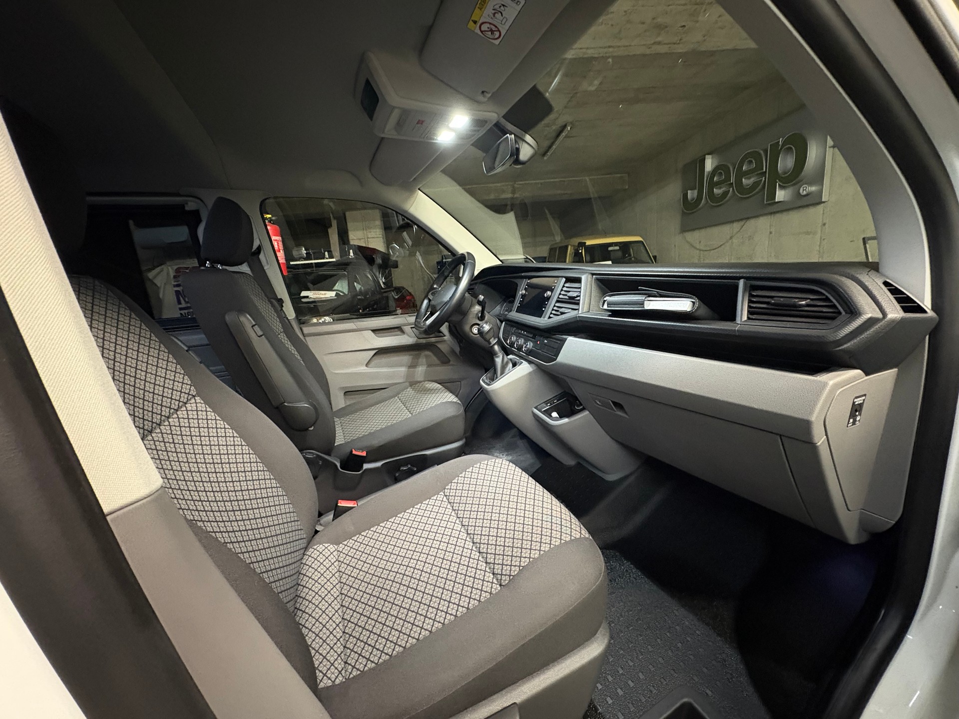 VW T6.1 2.0 TDI 4Motion - 8