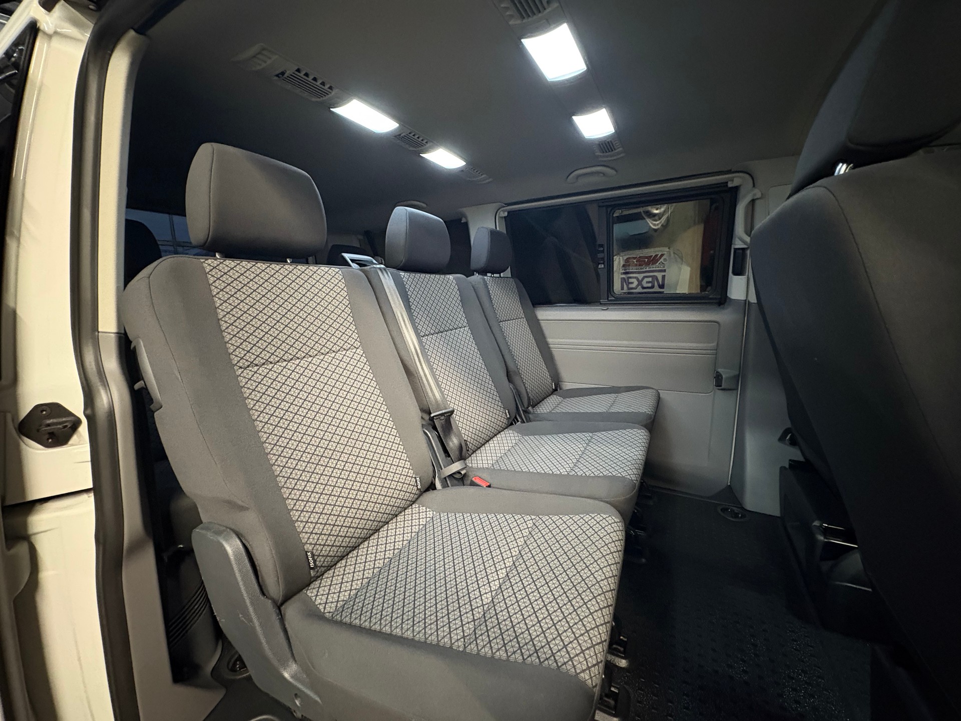 VW T6.1 2.0 TDI 4Motion - 9