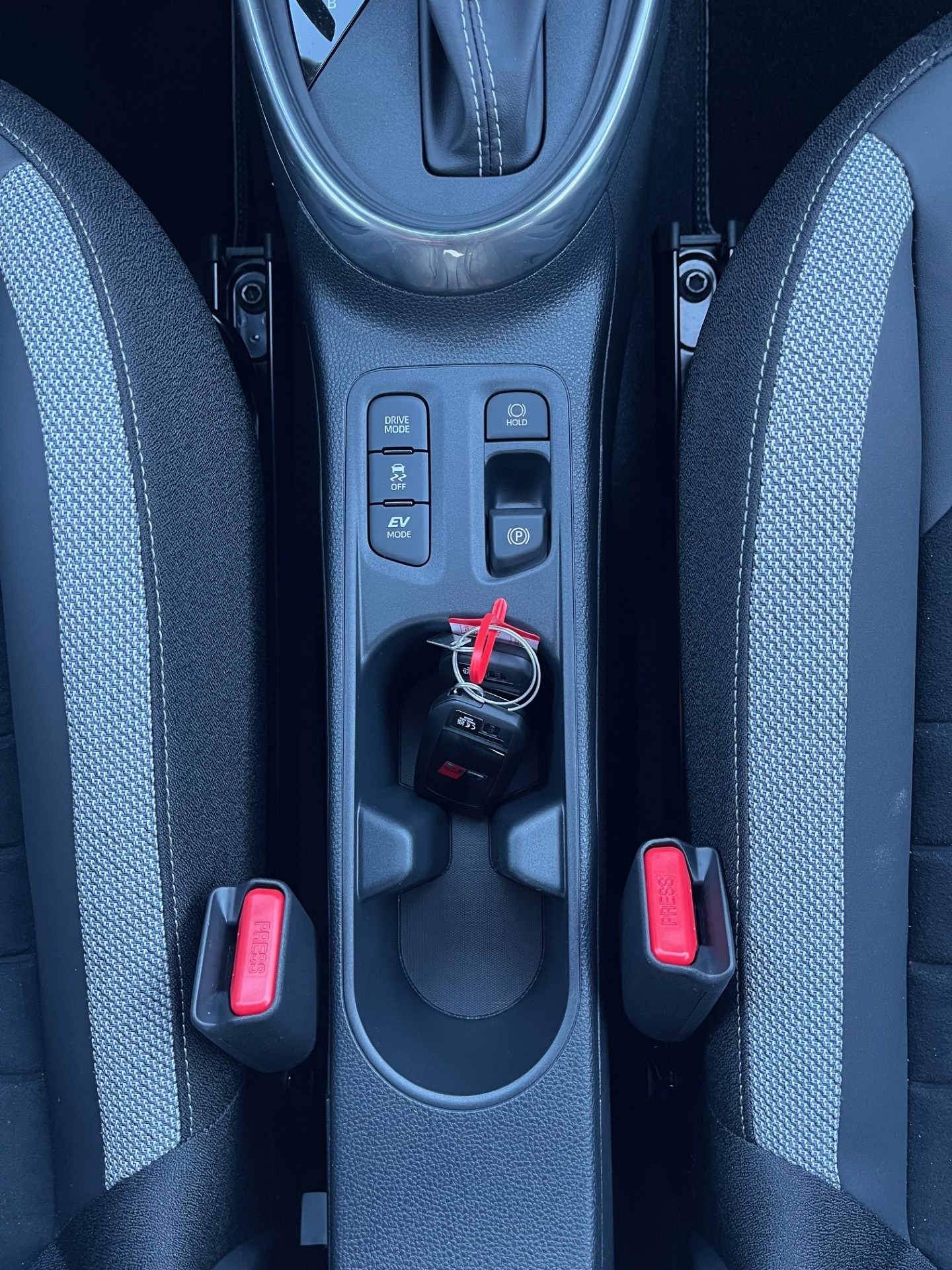 TOYOTA Aygo X 1.5 GR Sport e-CVT - 16