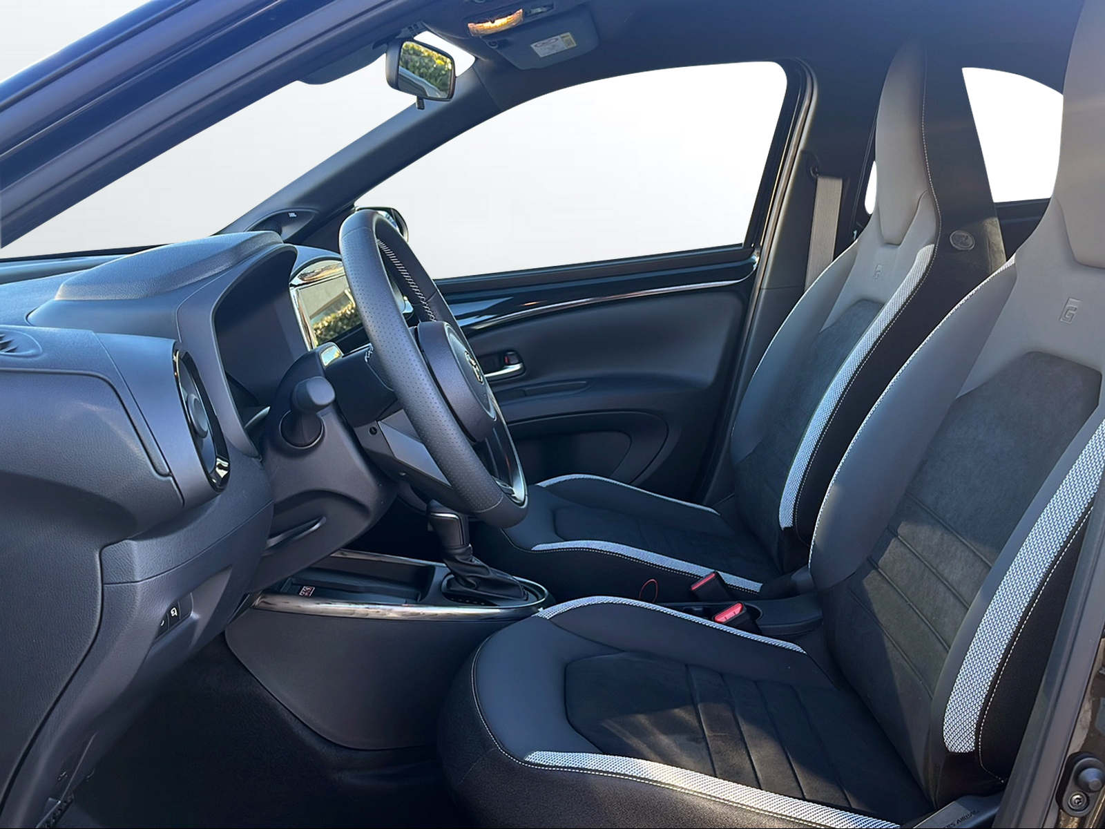 TOYOTA Aygo X 1.5 GR Sport e-CVT - 9