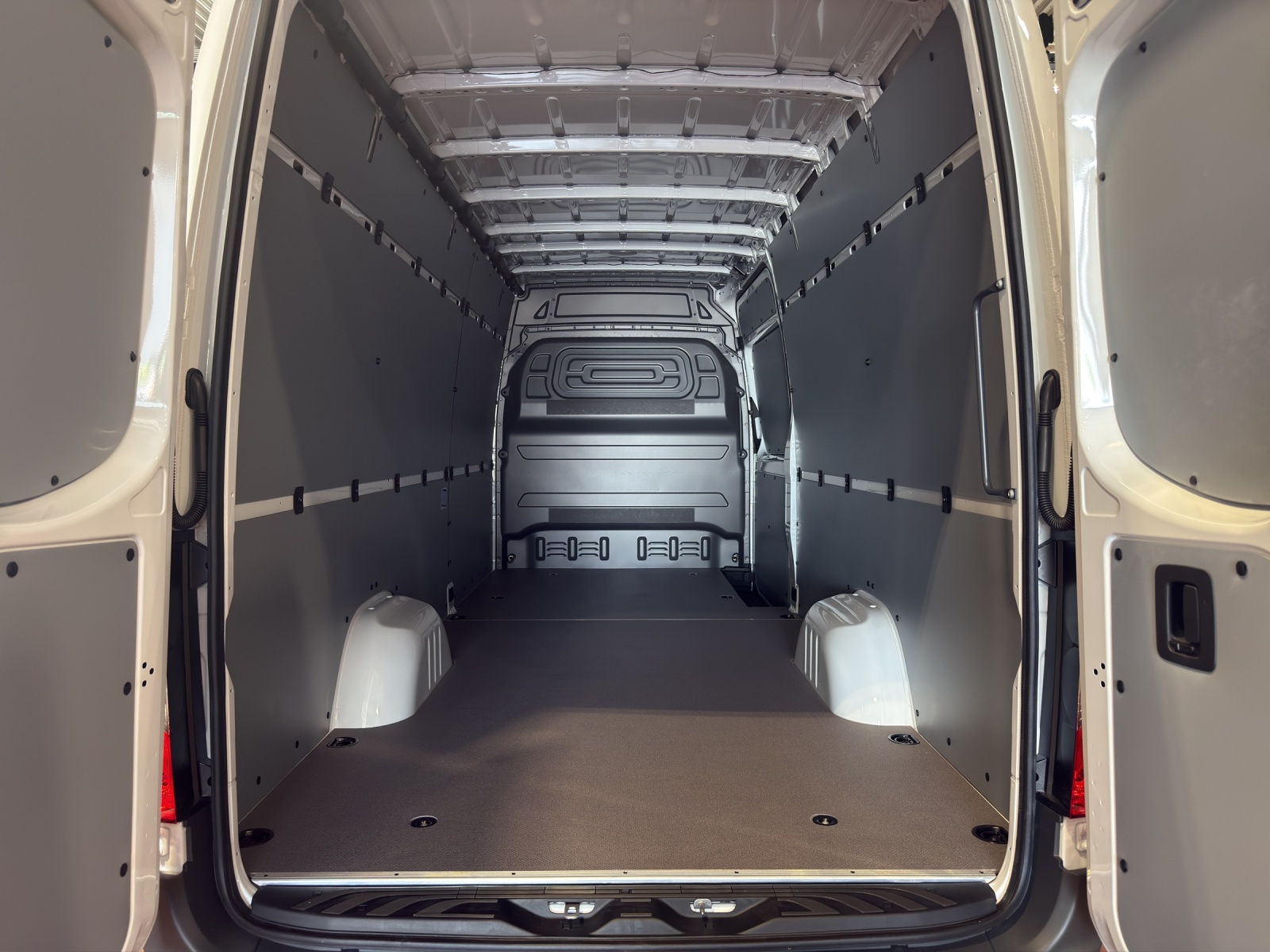 MERCEDES-BENZ Sprinter 317 CDI Lang 9G-TRONIC - 11