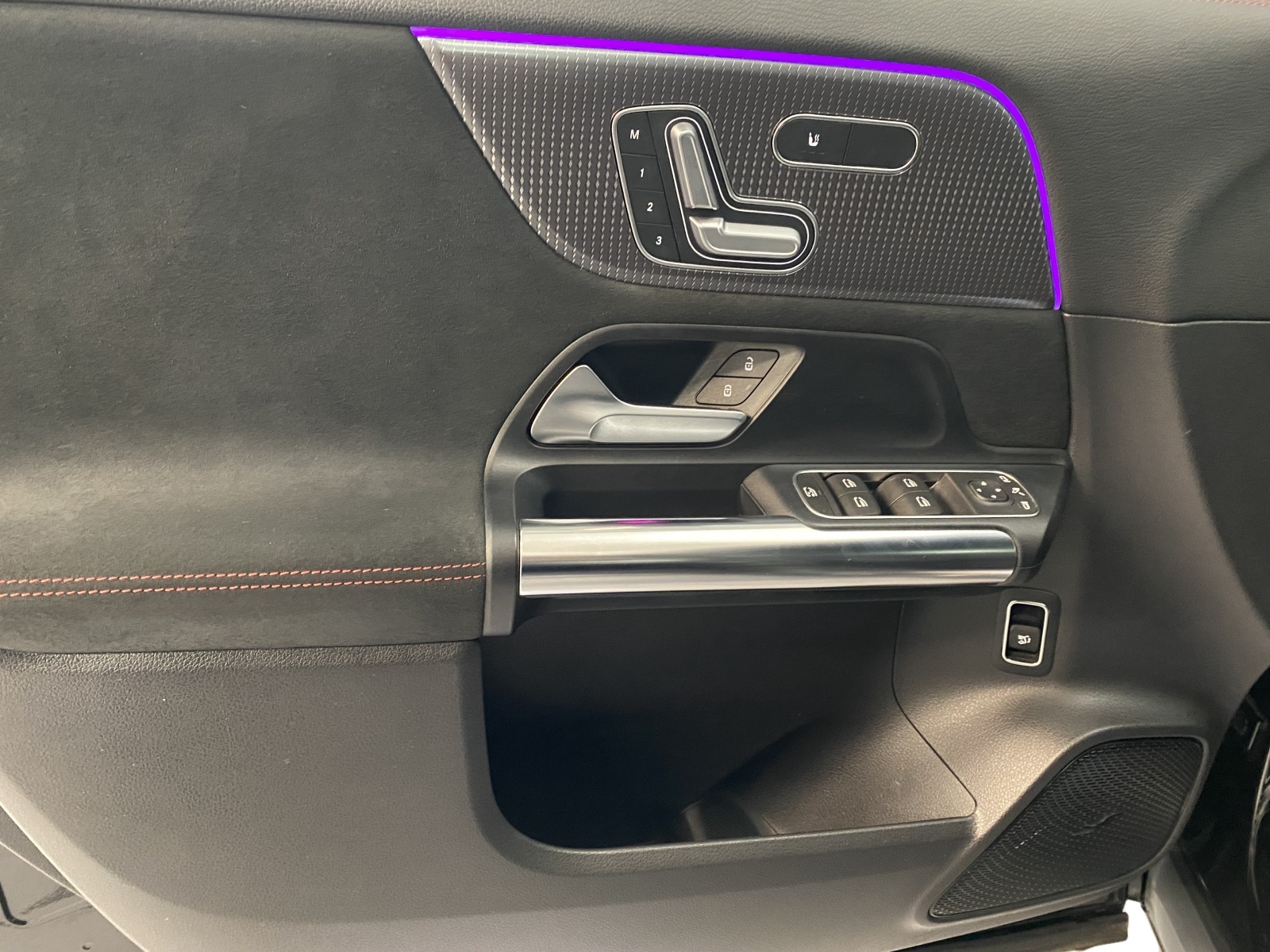 MERCEDES-BENZ EQA 250 AMG Line - 12