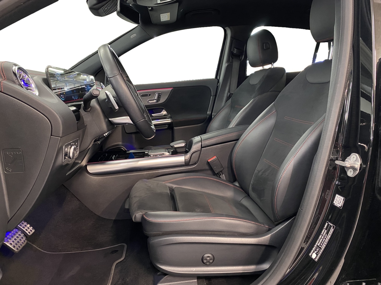 MERCEDES-BENZ EQA 250 AMG Line - 8