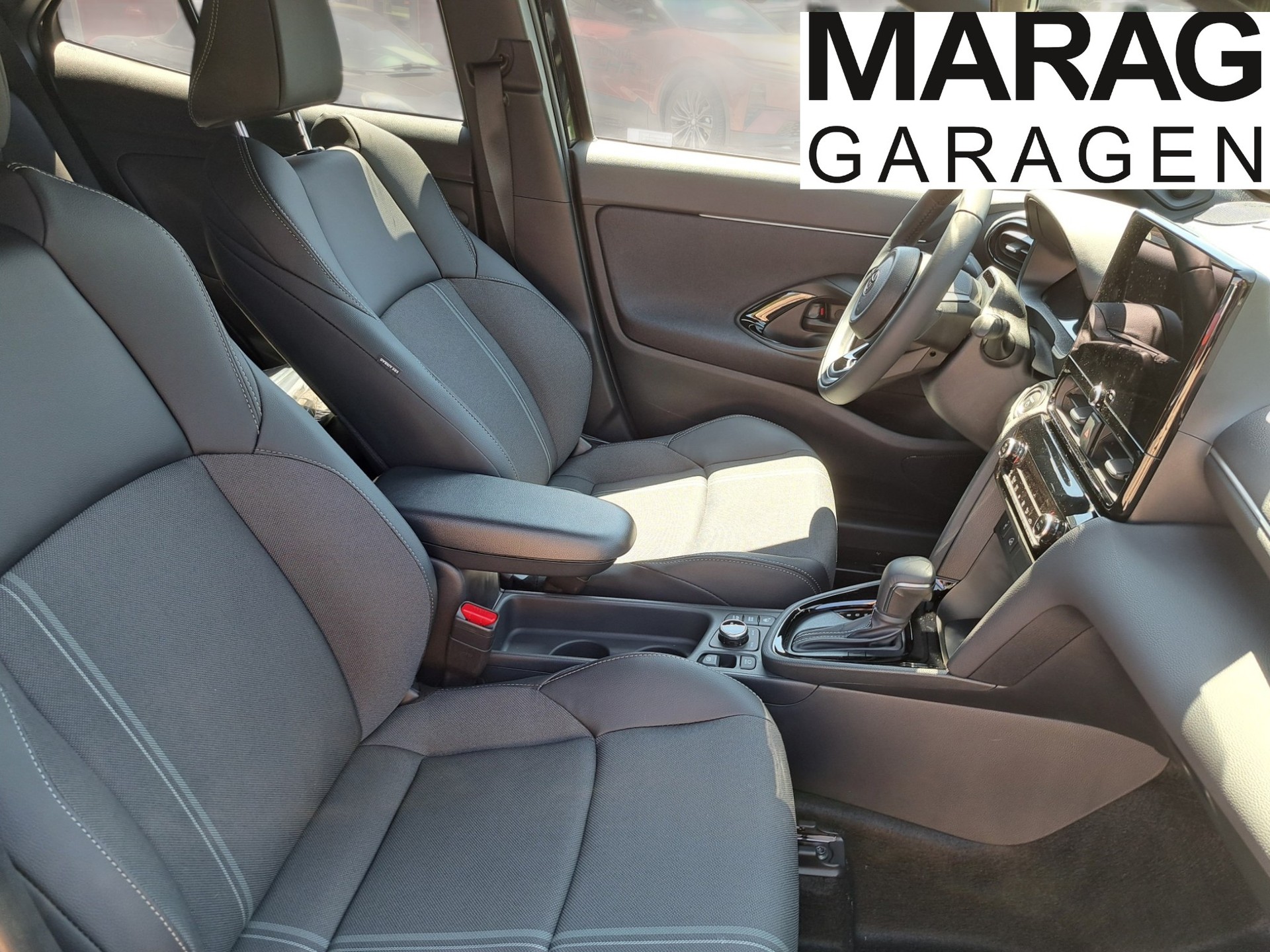 TOYOTA Yaris Cross 1.5 Premium AWDi e-CVT - 5