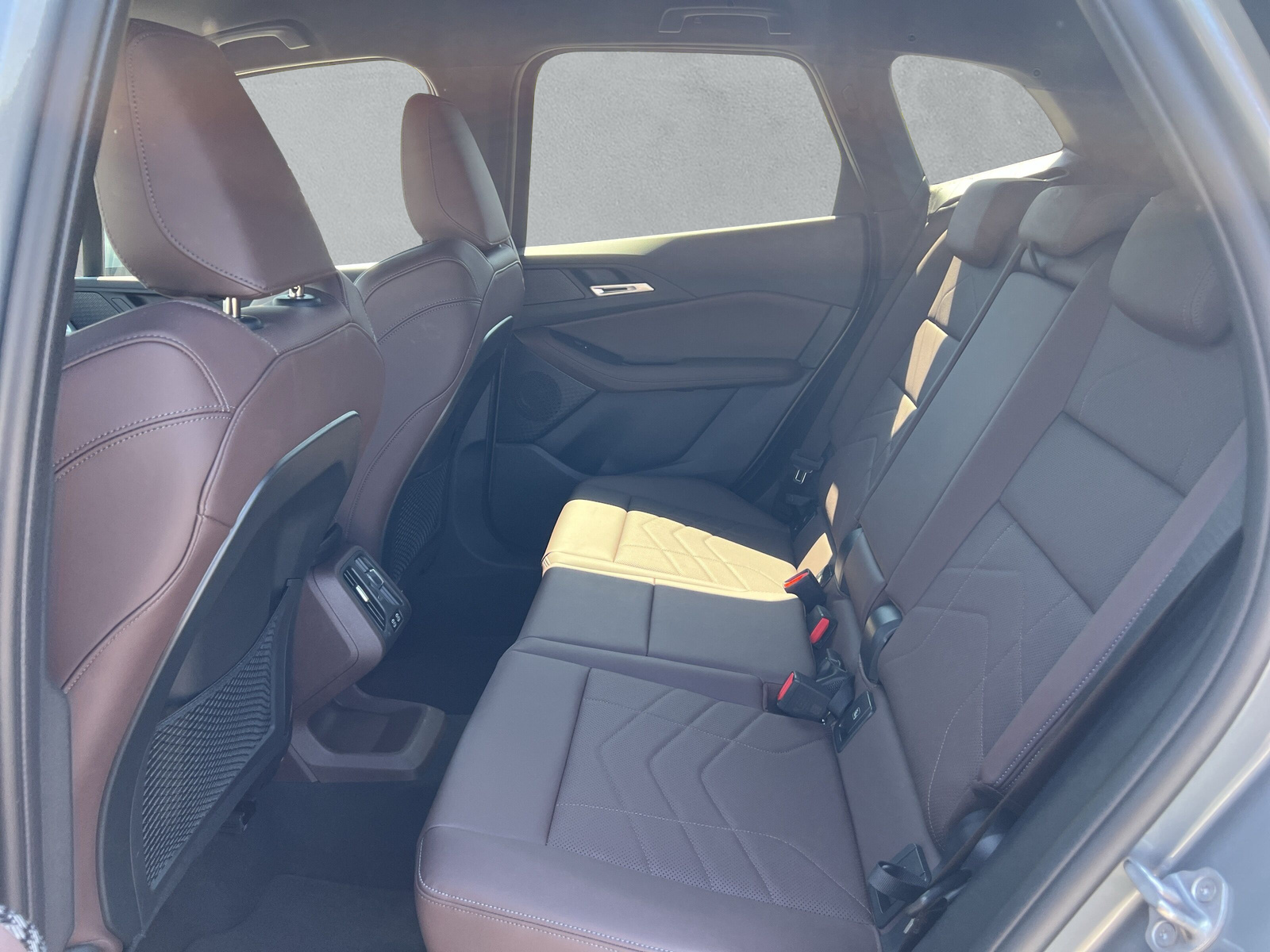 BMW 218i Active Tourer M Sport (CH) AHK - 12
