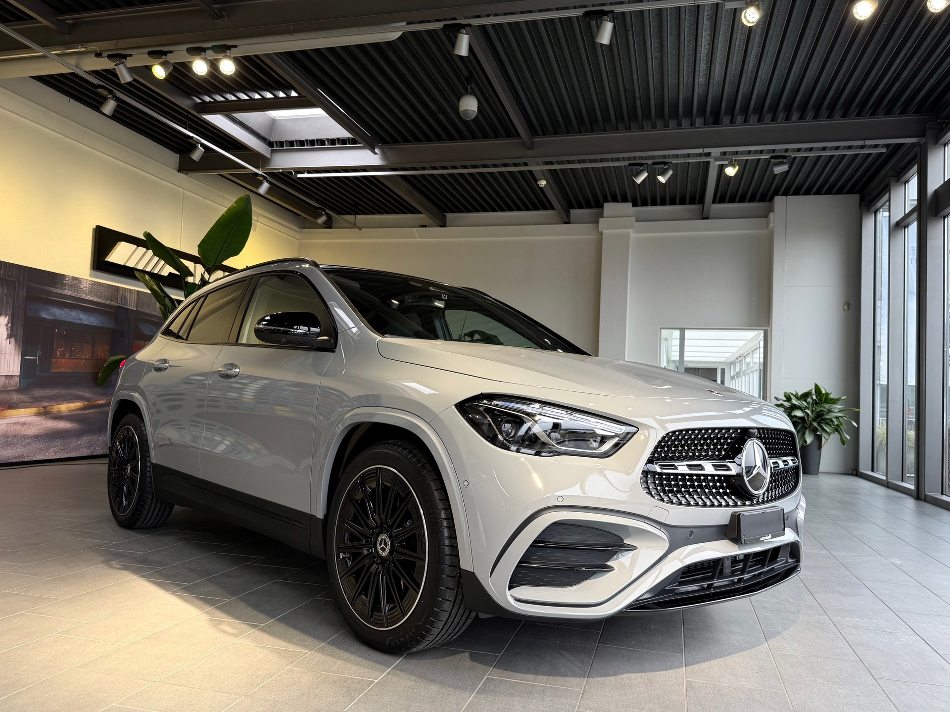 MERCEDES-BENZ GLA 200 Night Star