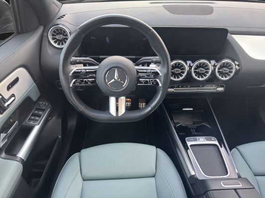 MERCEDES-BENZ EQA 350 AMG Line 4Matic - 8