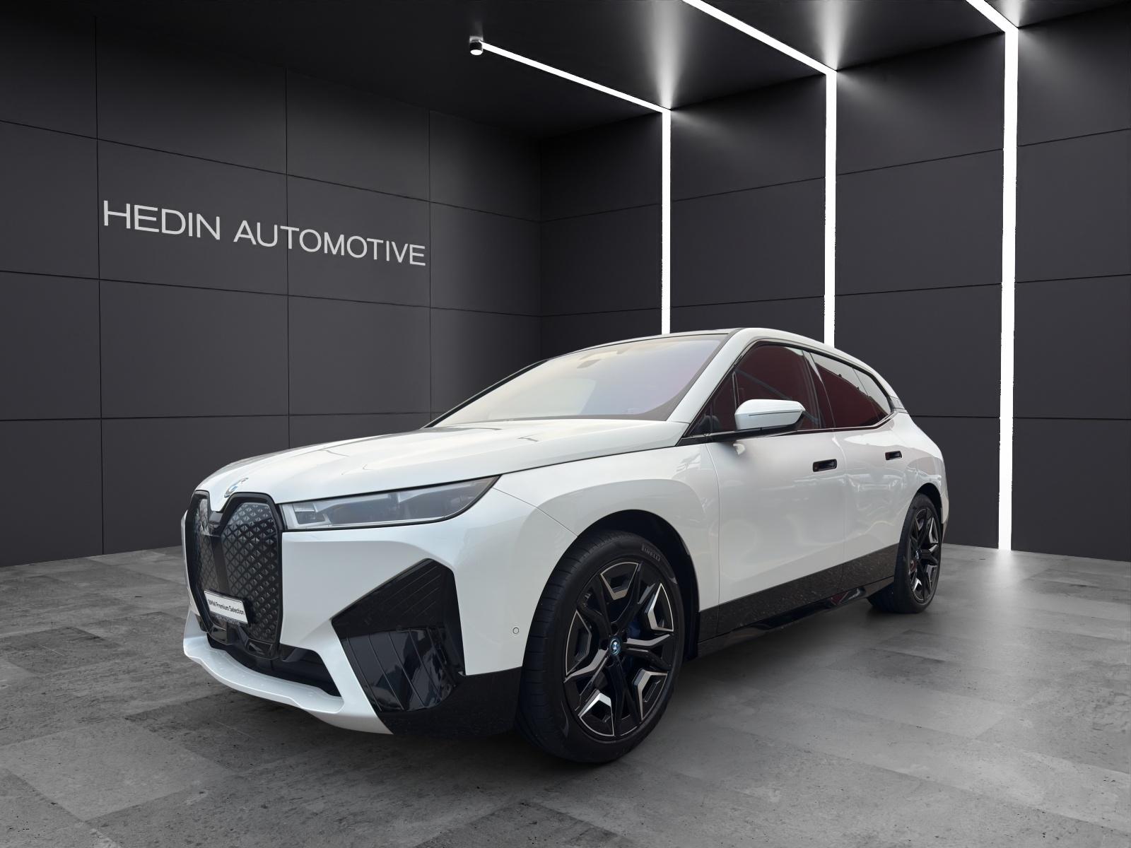 BMW iX xDrive 40 SUV / Geländewagen