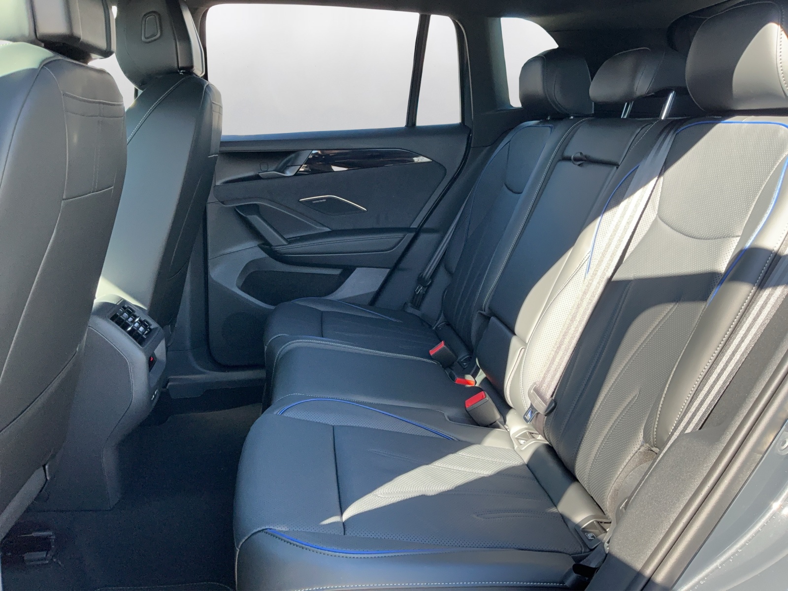 VW Tiguan 2.0 TSI DSG United 4Motion - 11