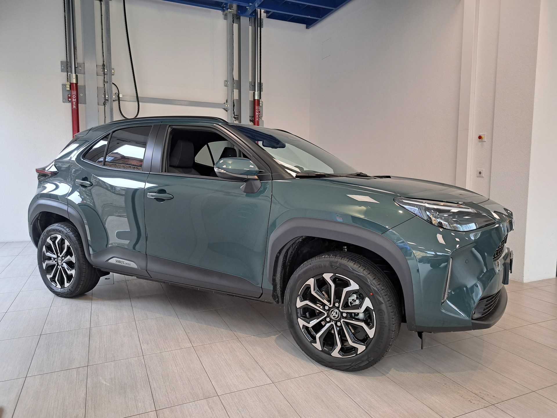 TOYOTA Yaris Cross 1.5 Trend AWDi e-CVT - 3