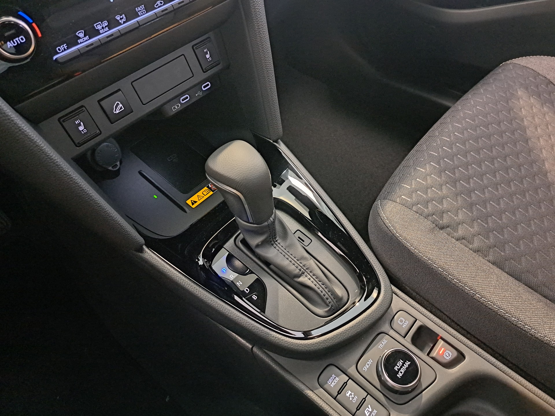 TOYOTA Yaris Cross 1.5 Trend AWDi e-CVT - 13