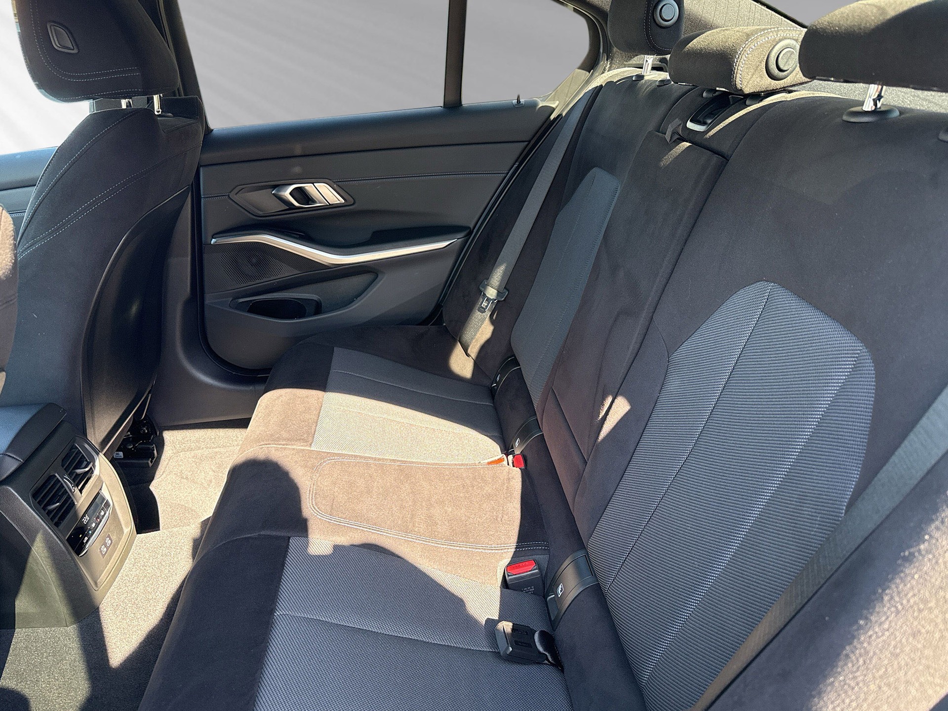 BMW 330d xDrive 48V Steptronic M Sport - 7