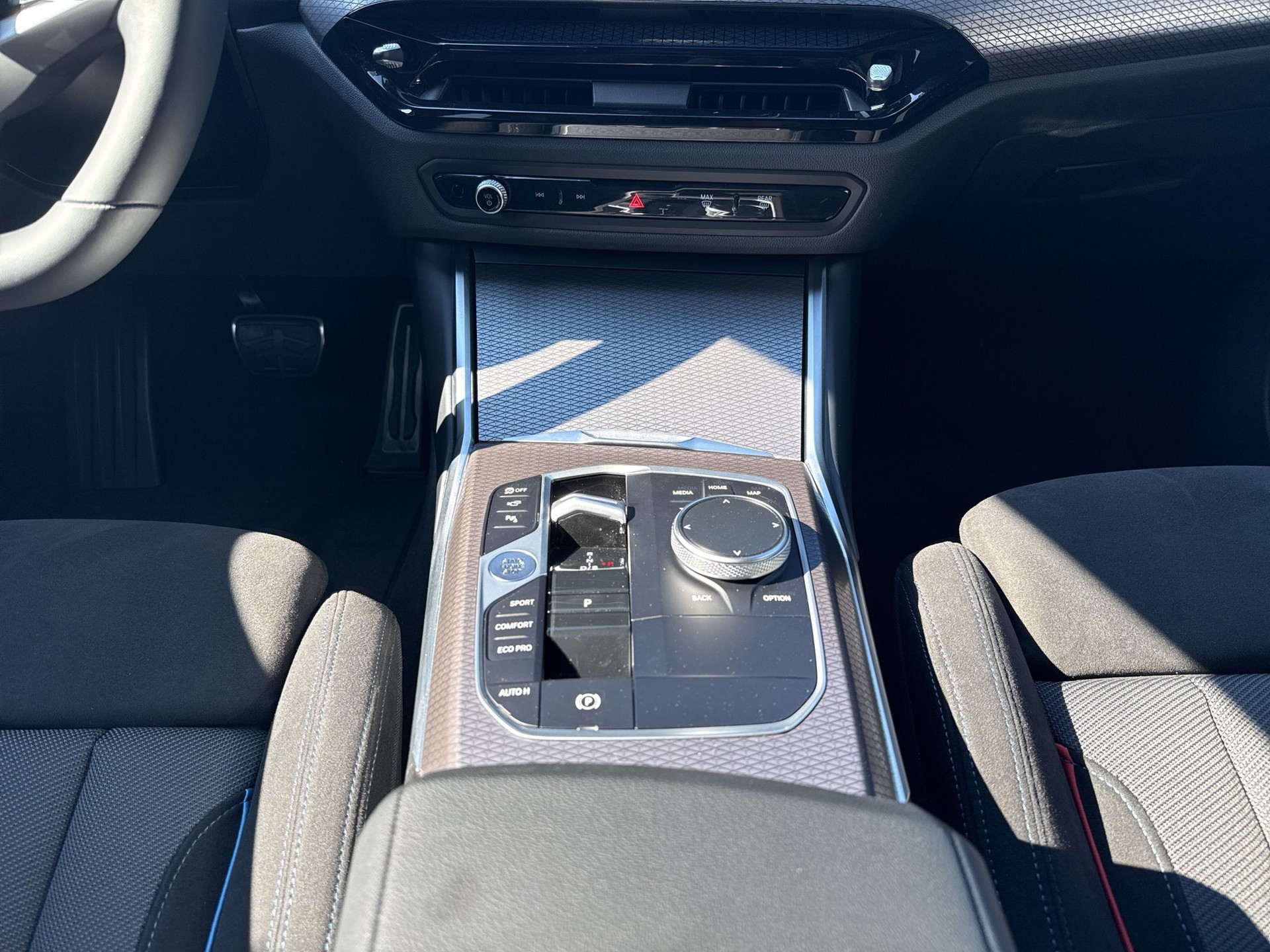 BMW 330d xDrive 48V Steptronic M Sport - 13