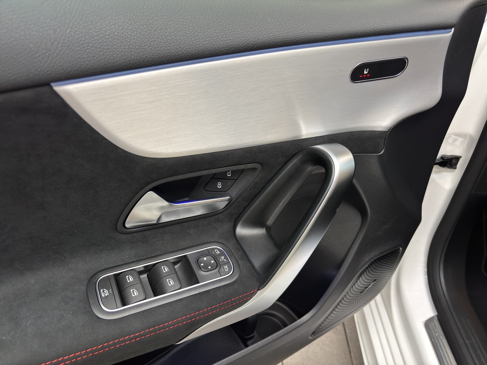 MERCEDES-BENZ A 200 7G-DCT - 13