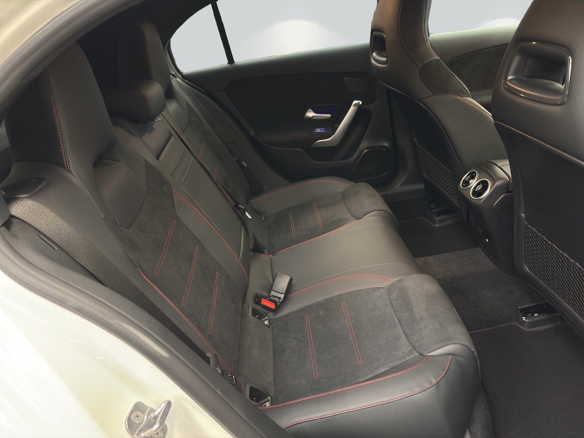 MERCEDES-BENZ A 200 7G-DCT - 12