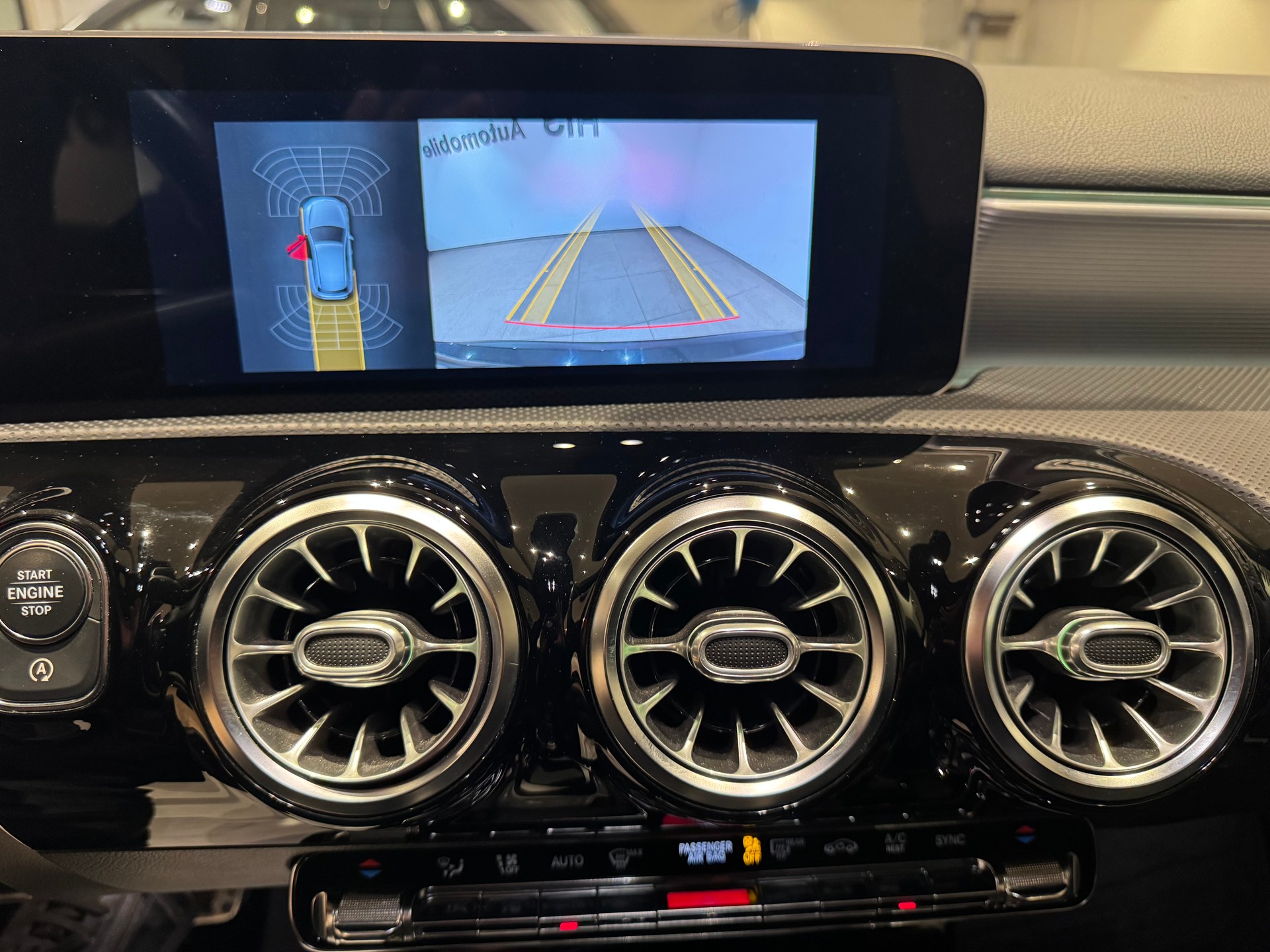 MERCEDES-BENZ A 250 AMG Line - 13