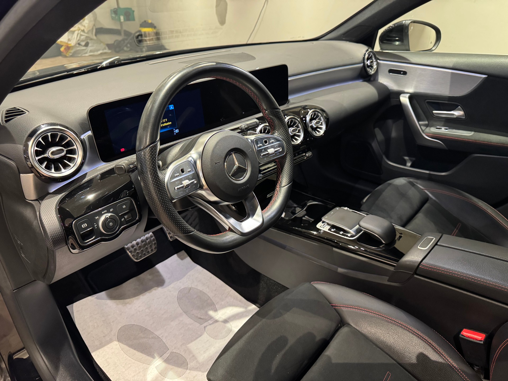 MERCEDES-BENZ A 250 AMG Line - 12