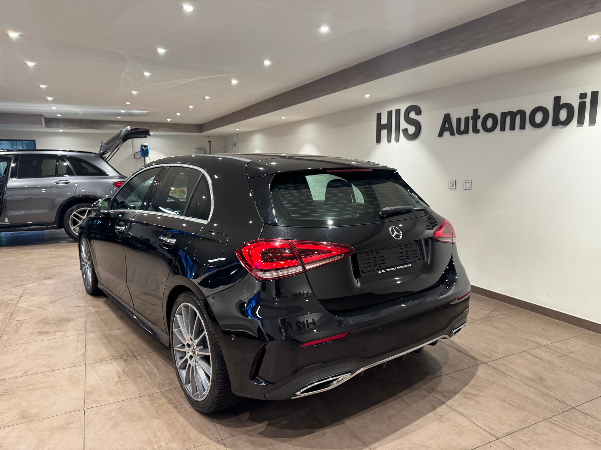 MERCEDES-BENZ A 250 AMG Line - 4