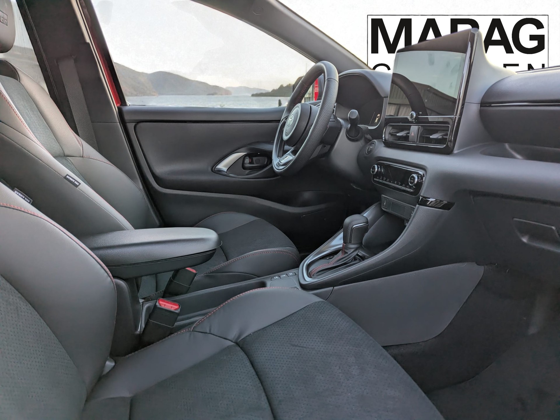 TOYOTA Yaris 1.5 GR Sport e-CVT - 9