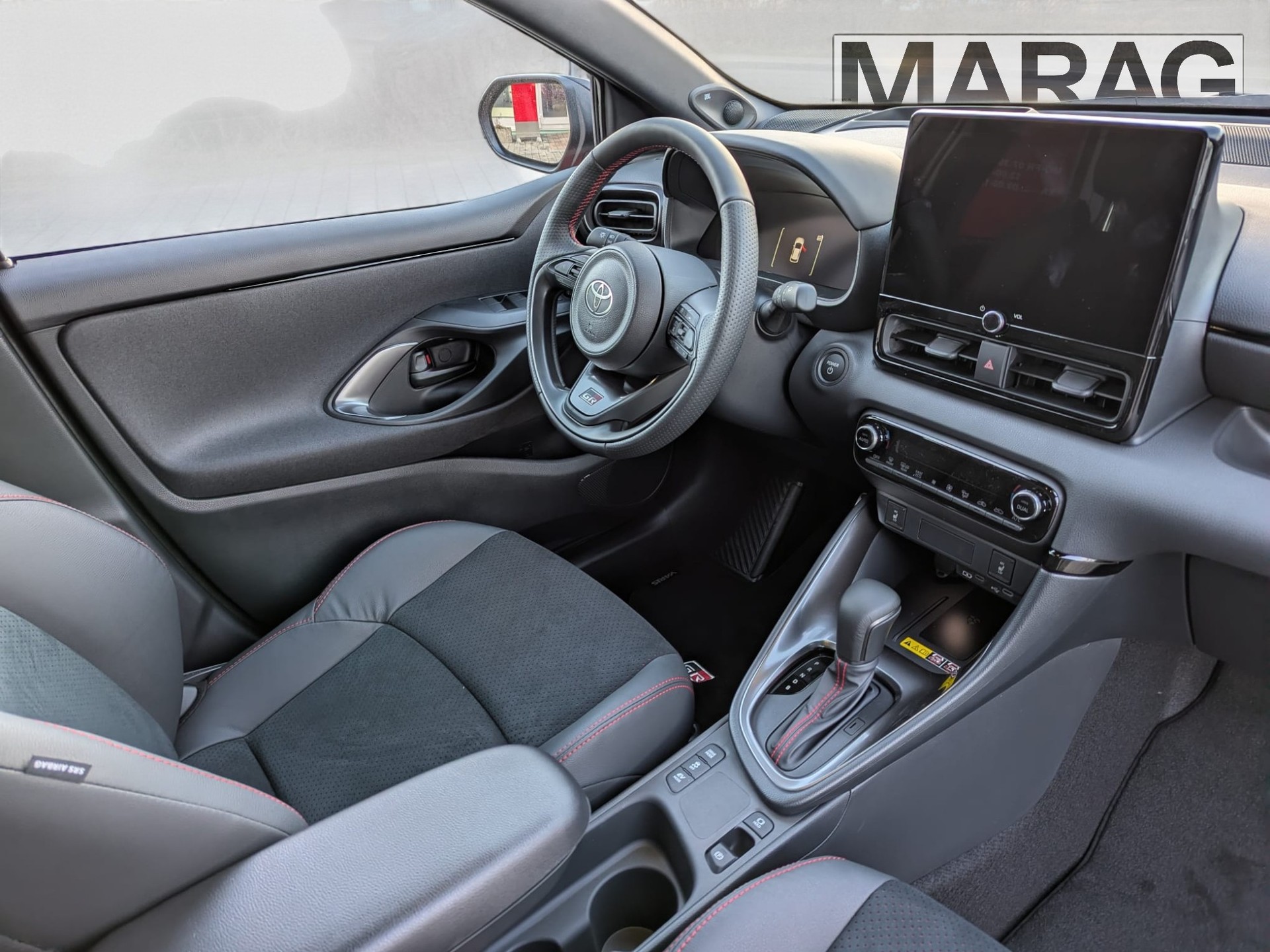 TOYOTA Yaris 1.5 GR Sport e-CVT - 8