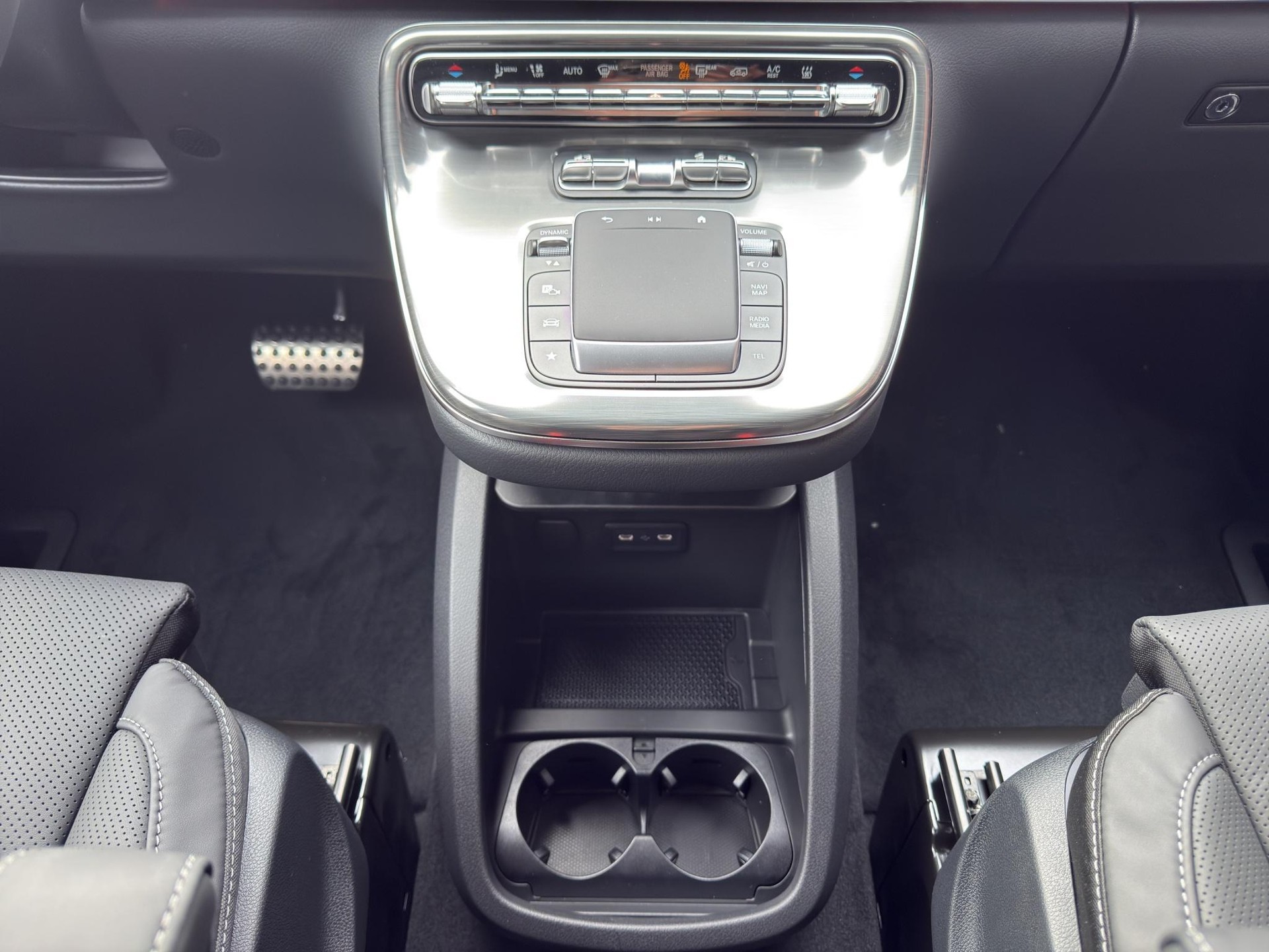 MERCEDES-BENZ V 300 d Swiss Ed. lang 4matic Van - 15